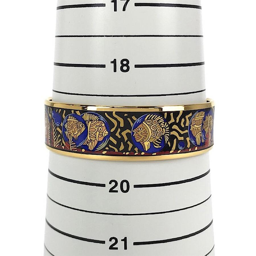 Vintage Hermes cloisonne enamel yellow fish in blue, black, red bangle bracele. In Good Condition For Sale In Kashiwa, Chiba