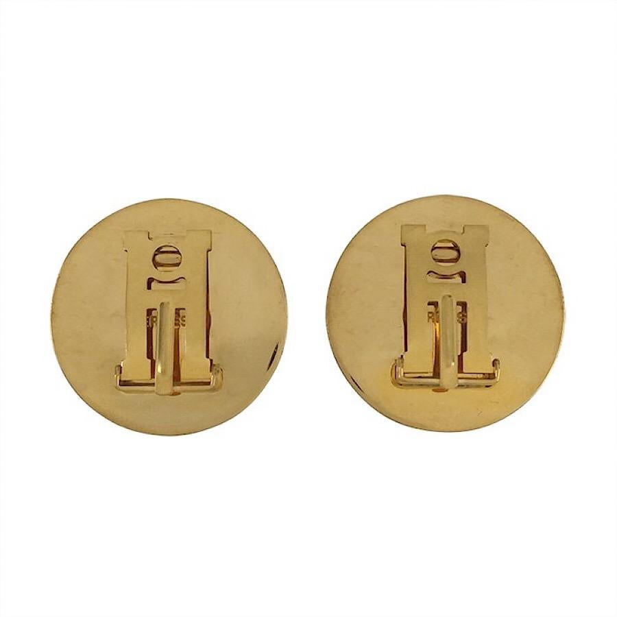 Vintage Hermes round shape cloisonne enamel golden earrings. Bird couple design. In Good Condition For Sale In Kashiwa, Chiba