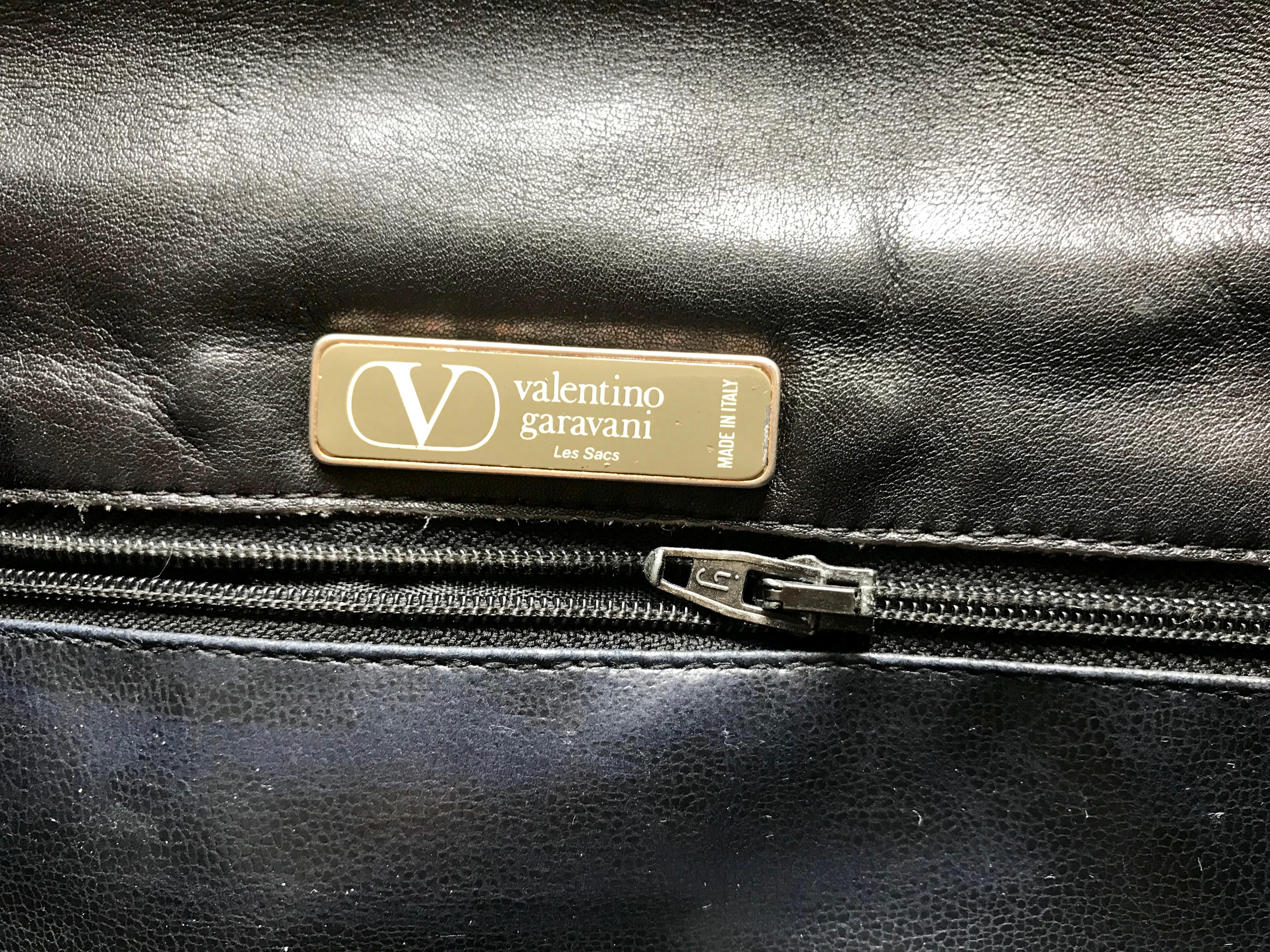 Valentino Garavani Vintage Black nappa leather bow clutch purse / shoulder bag For Sale 5