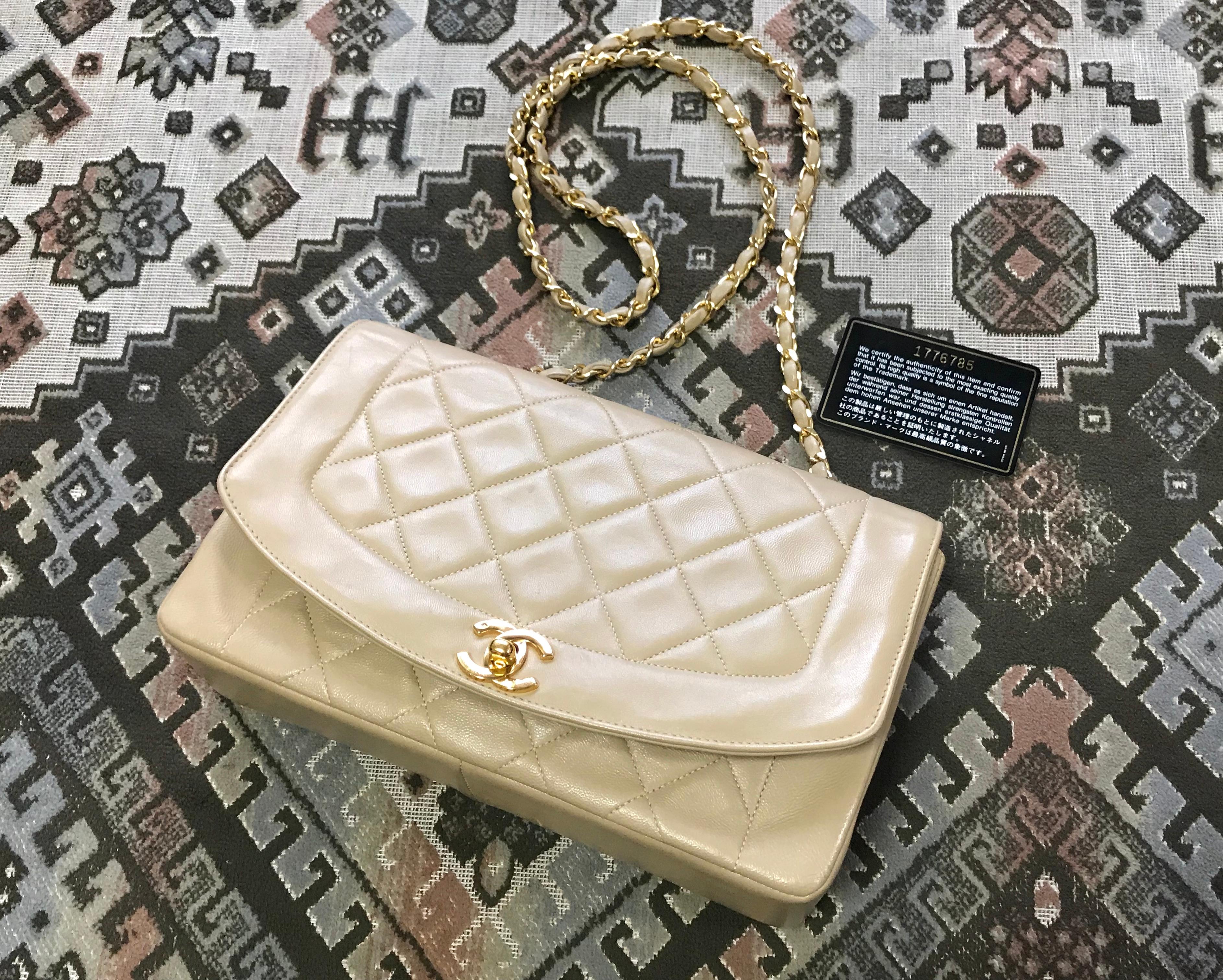 Chanel Vintage beige lambskin flap chain Diana 2.55 shoulder bag / purse  16