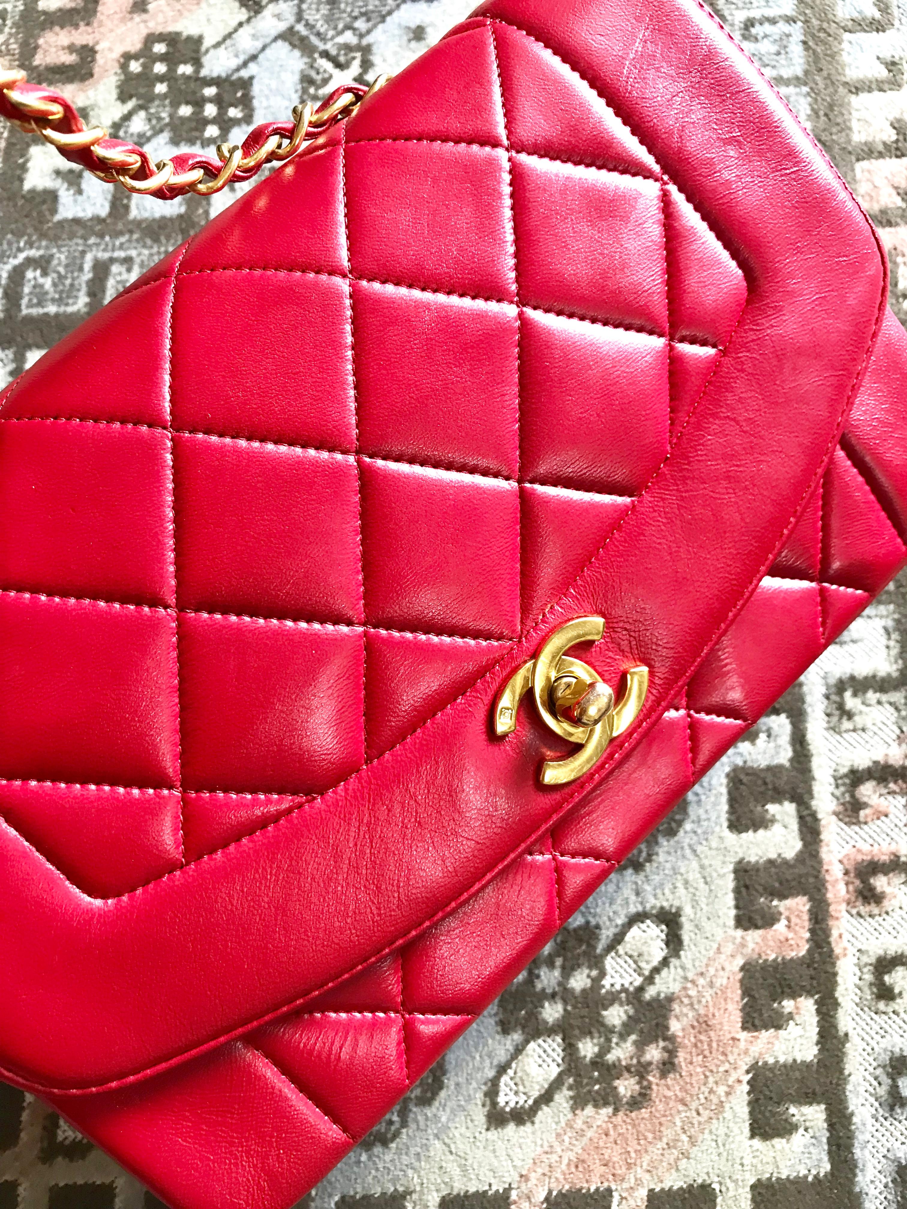 1990s. Vintage Chanel lipstick red lamb leather classic 2.55 flap chain shoulder bag, Diana purse with gold tone CC closure. 
Rare color for Diana bag, back in the 90's.

Beautiful vintage condition!

Introducing one of the most popular pieces from