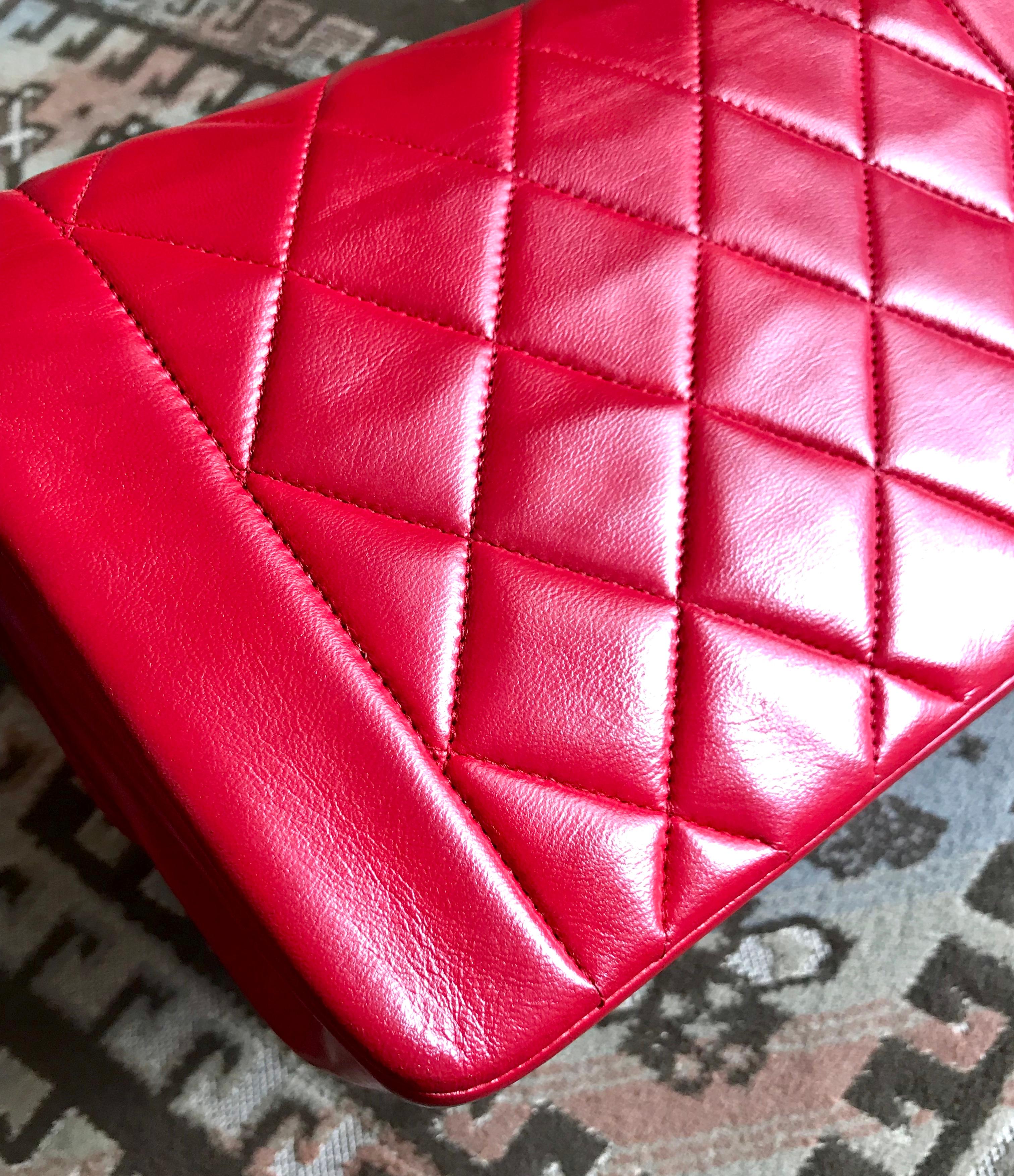 Chanel Vintage red lambskin Diana chain shoulder flap bag with CC closure, 1990s In Good Condition For Sale In Kashiwa, Chiba