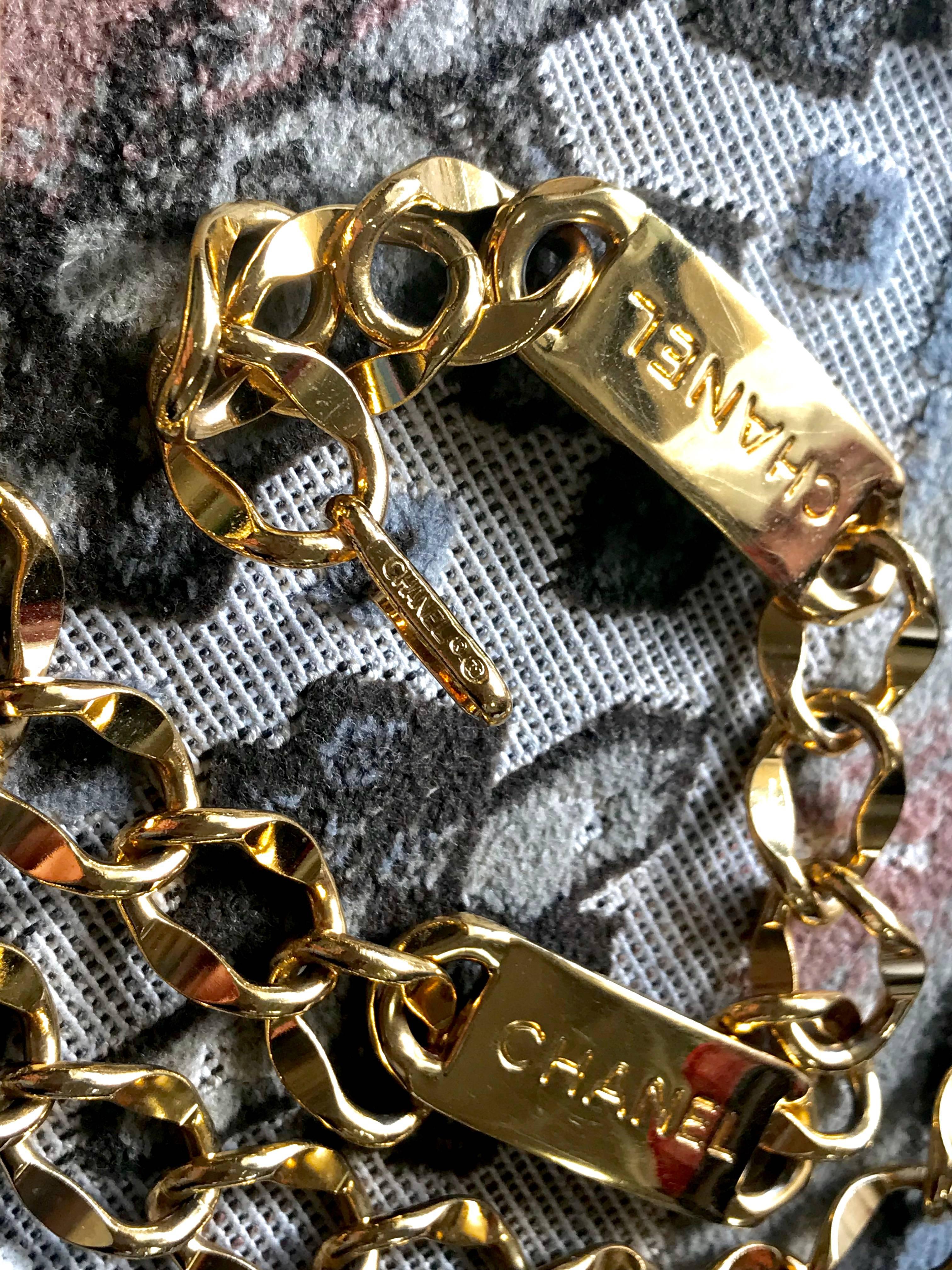 MINT. 80's Vintage CHANEL golden thick chain belt with logo engraved bar motifs. 2