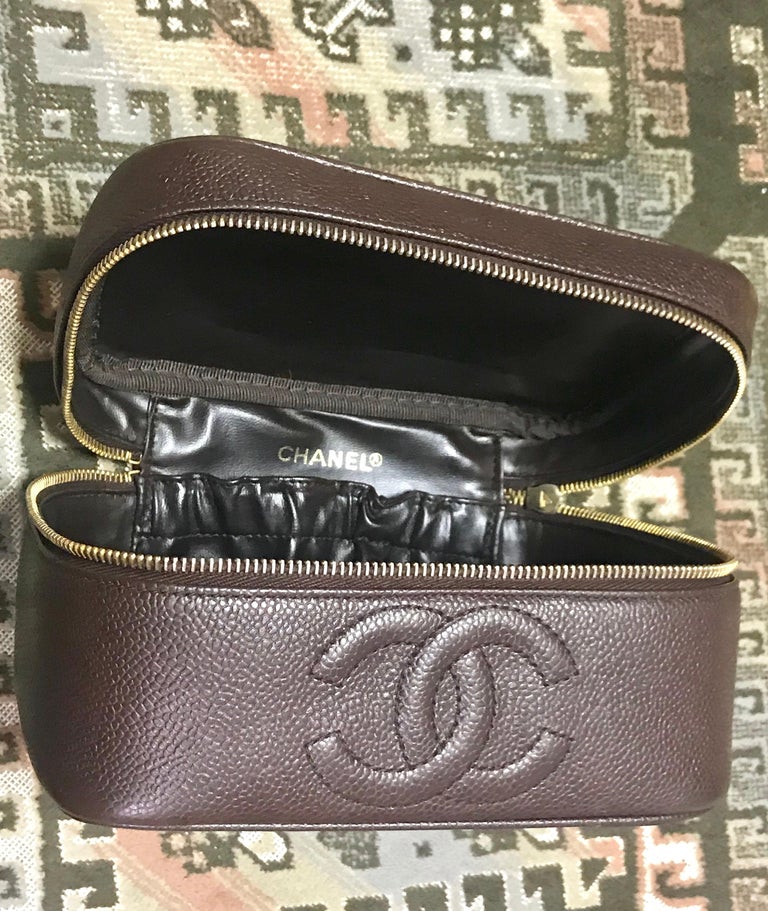 Chanel Vintage brown caviar skin cosmetic and toiletry purse vanity bag For Sale 4