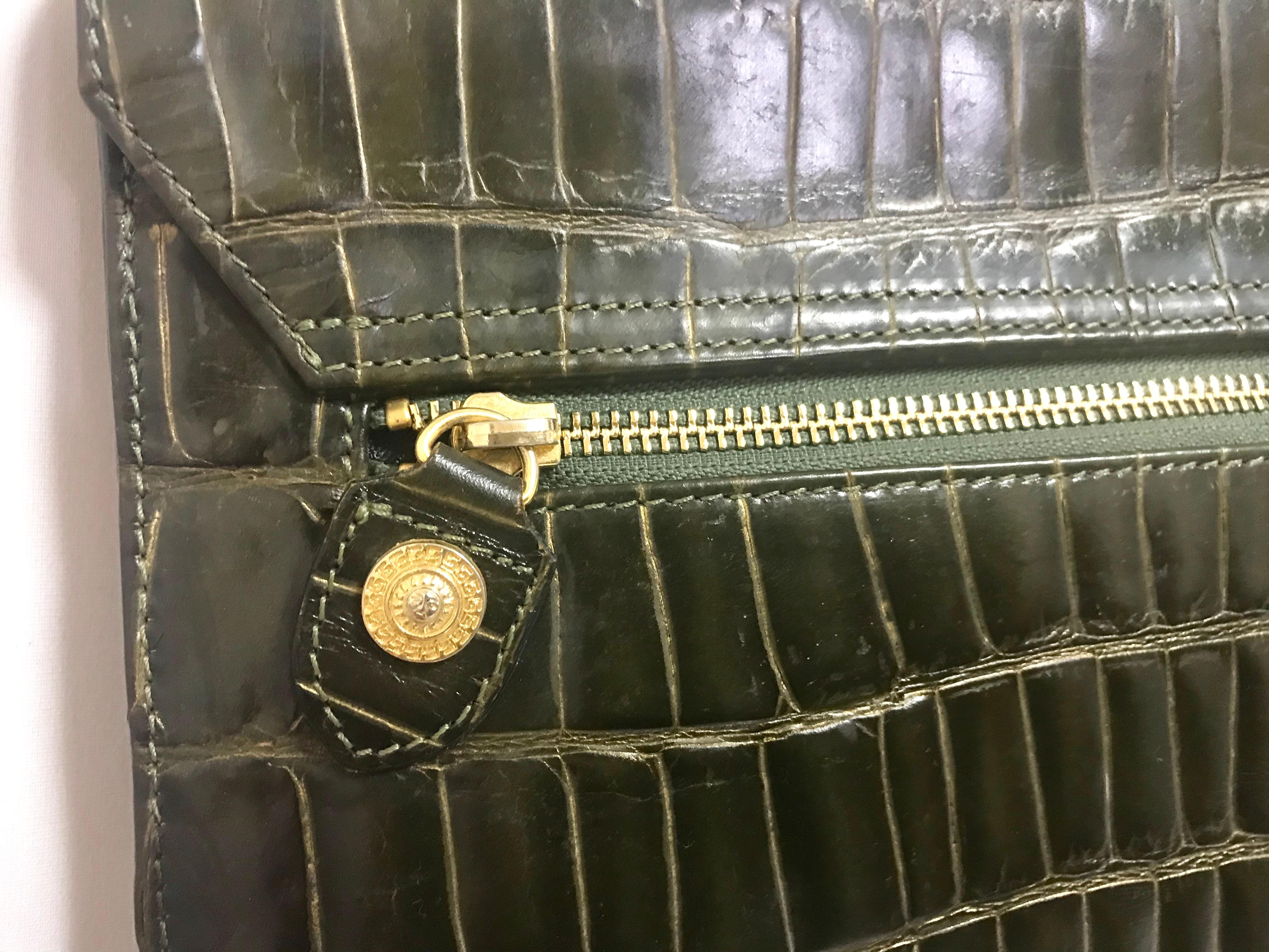 Women's or Men's Gianni Versace Vintage khaki croc embossed leather document portfolio bag For Sale