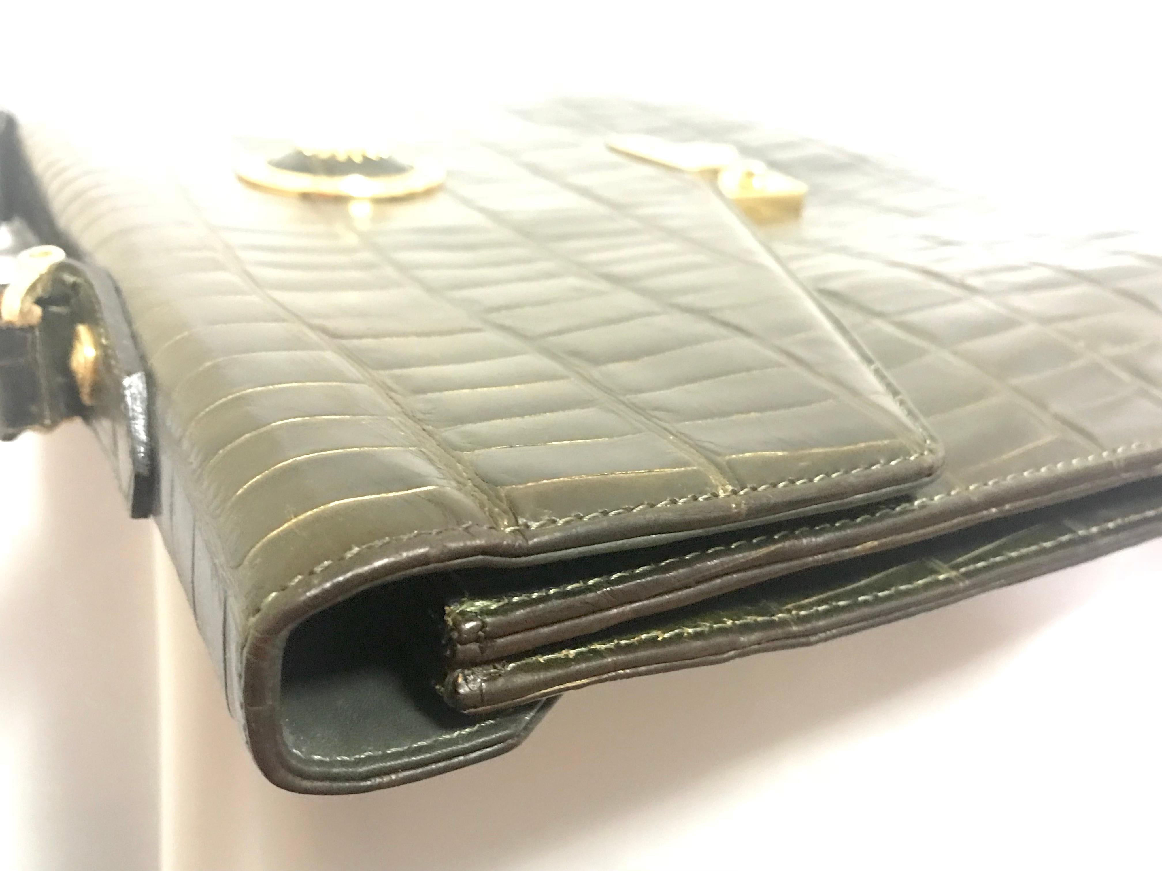 Gianni Versace Vintage khaki croc embossed leather document portfolio bag For Sale 7