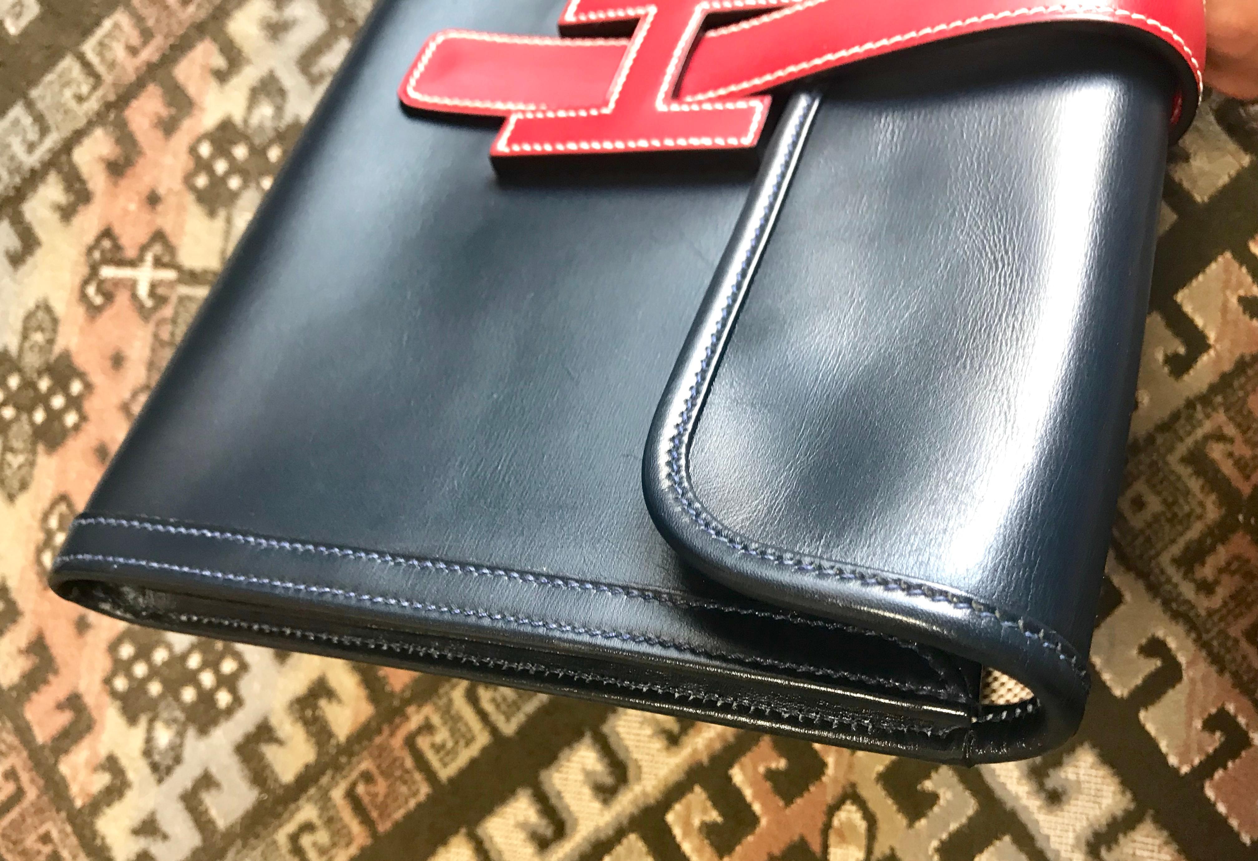 Vintage HERMES navy and red jige PM boxcalf leather document case, portfolio bag For Sale 7
