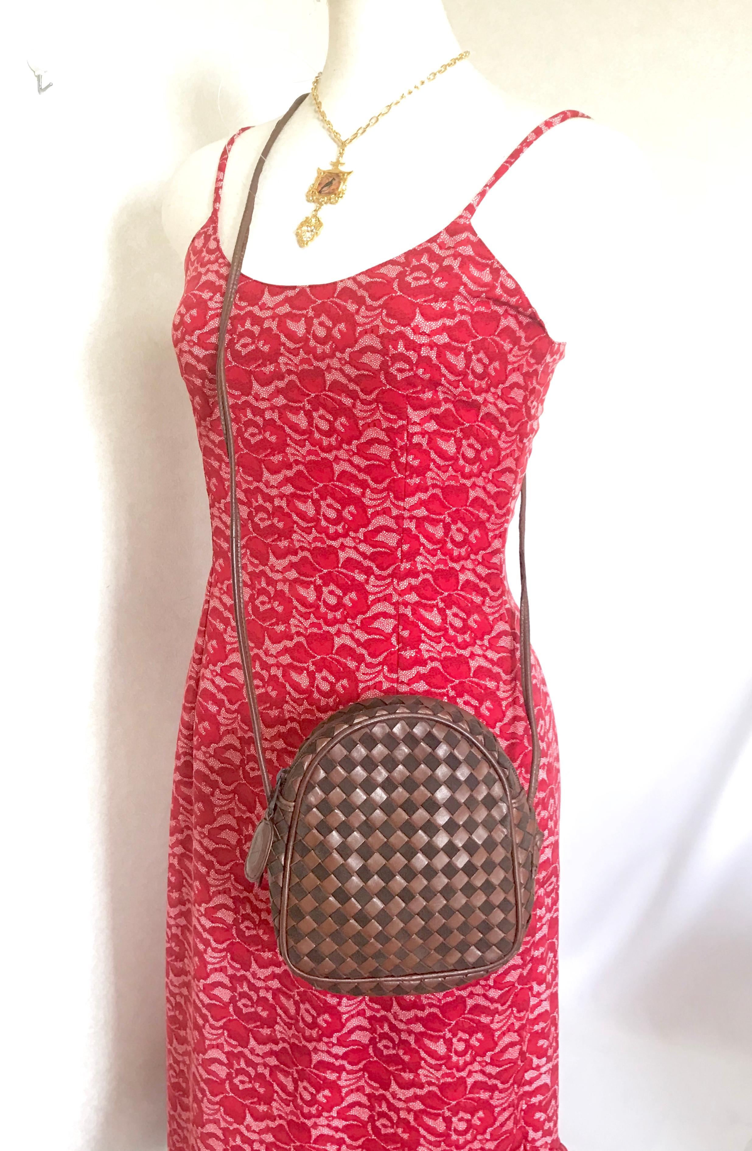 Vintage Valentino Garavani brown intrecciato mini pouch style shoulder bag. For Sale 5