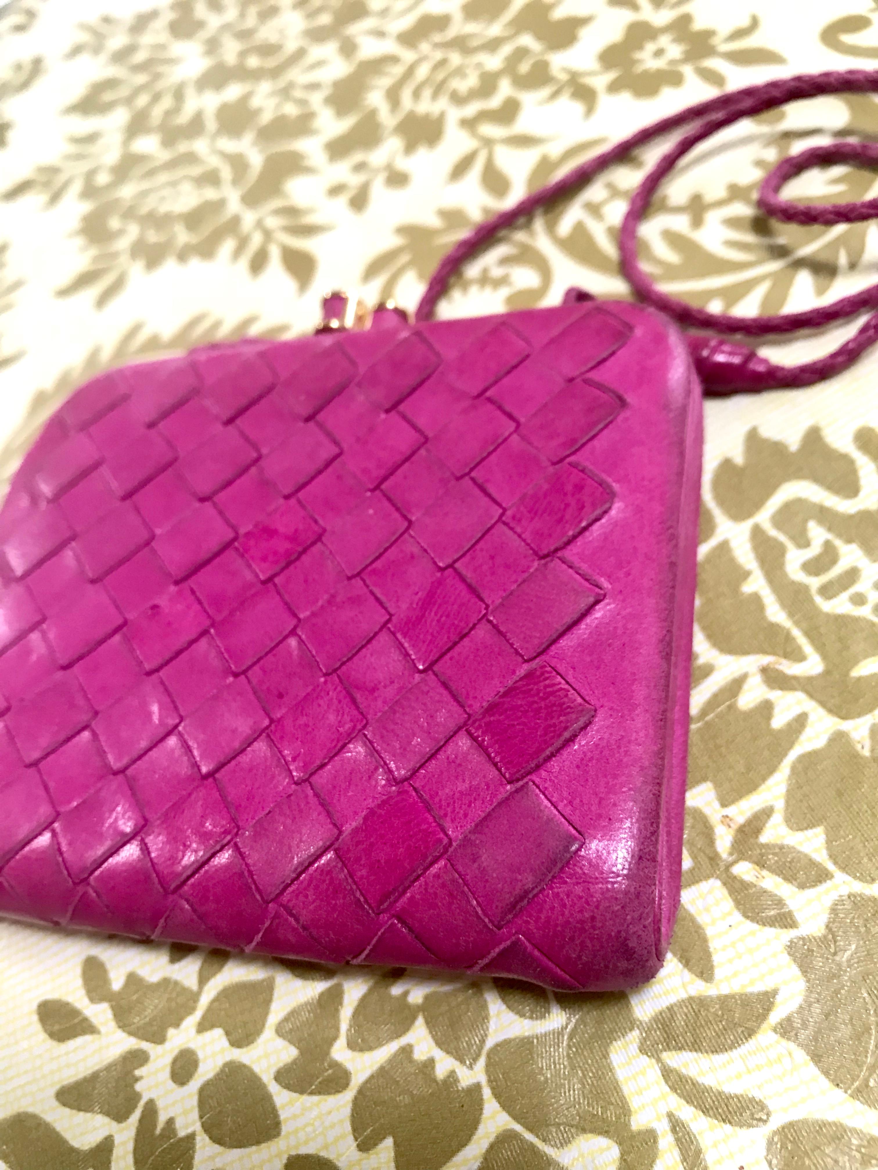 Women's Vintage Bottega Veneta pink intrecciato woven leather wallet, coin case purse.  For Sale