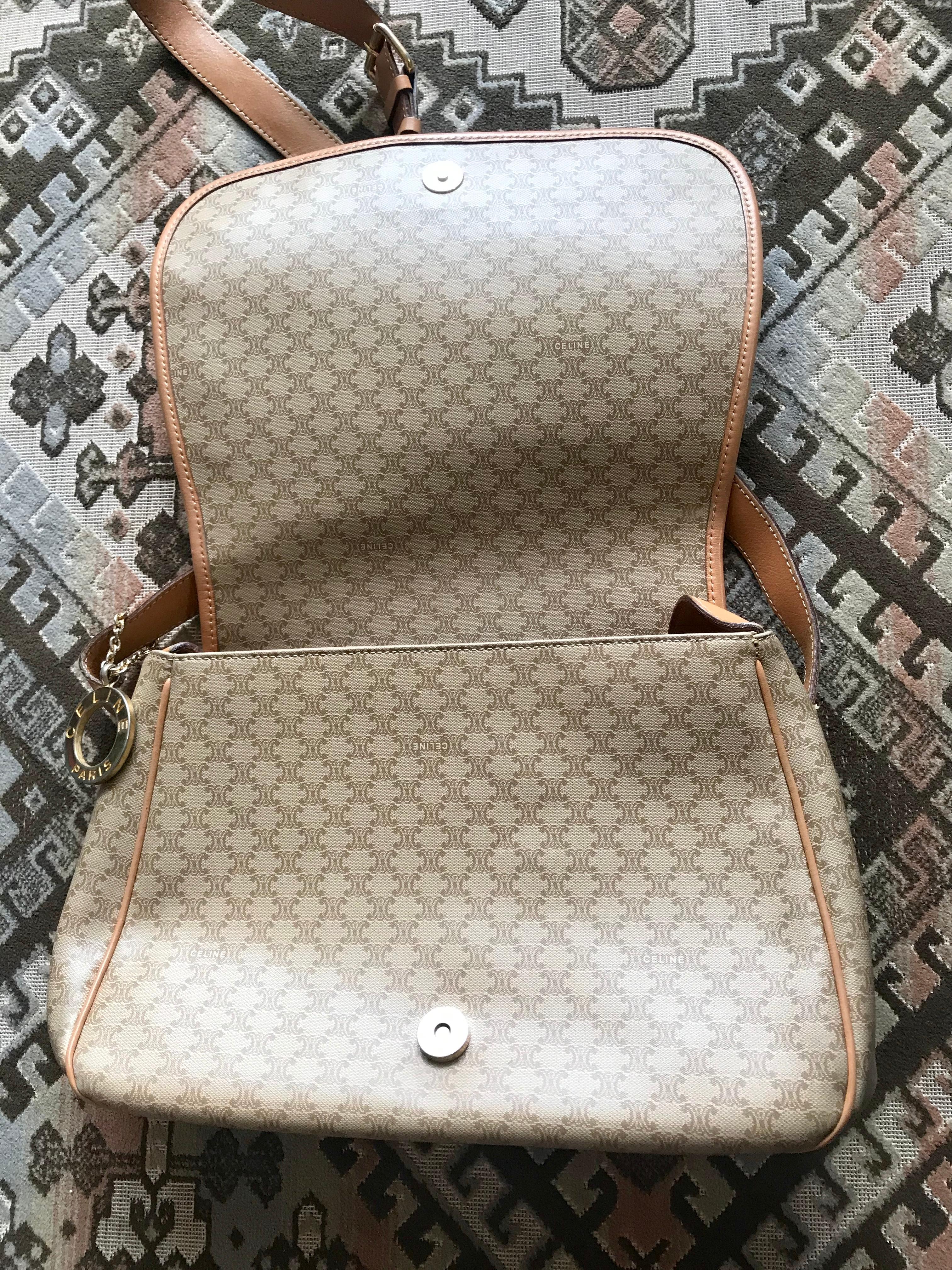 Vintage Celine beige macadam blaison pattern messenger bag with gold tone charm. For Sale 8