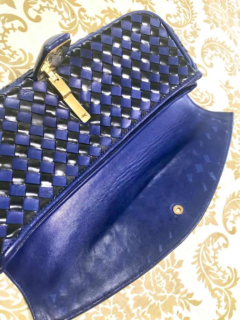 Vintage Bally black and blue enamel intrecciato design leather clutch purse. For Sale 9
