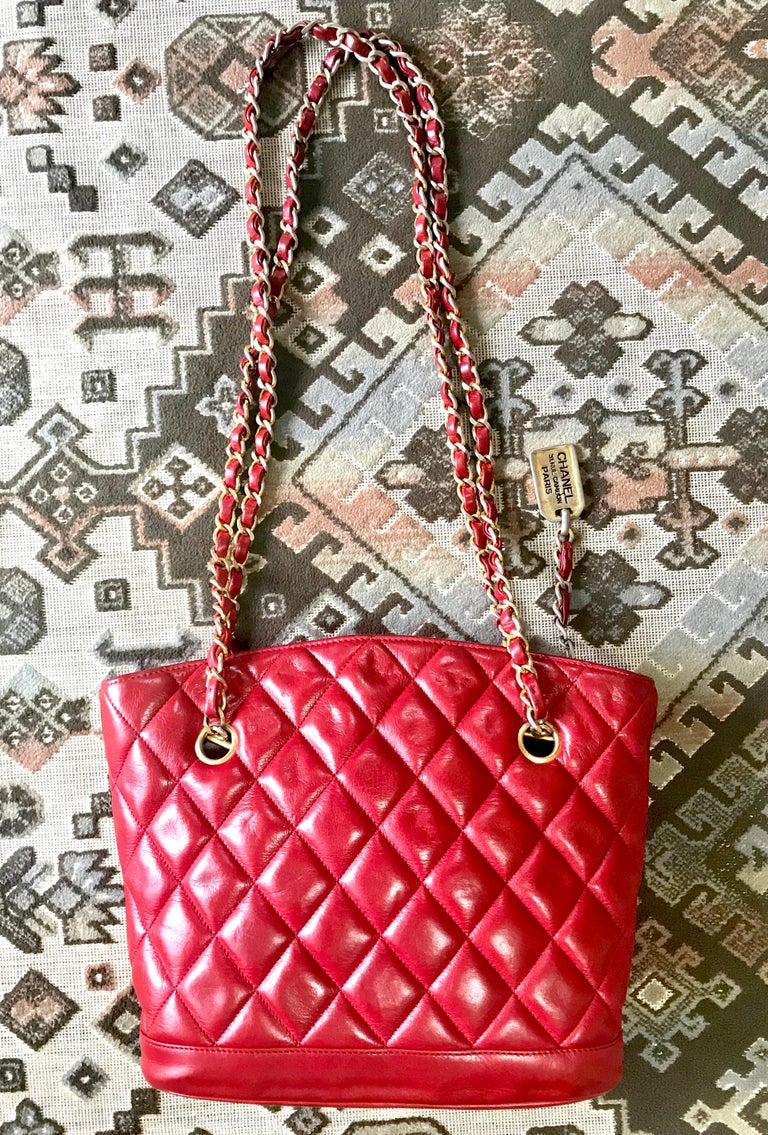 Women's Vintage CHANEL lipstick red lamb leather trapezoid shape tote bag with cc motif. For Sale