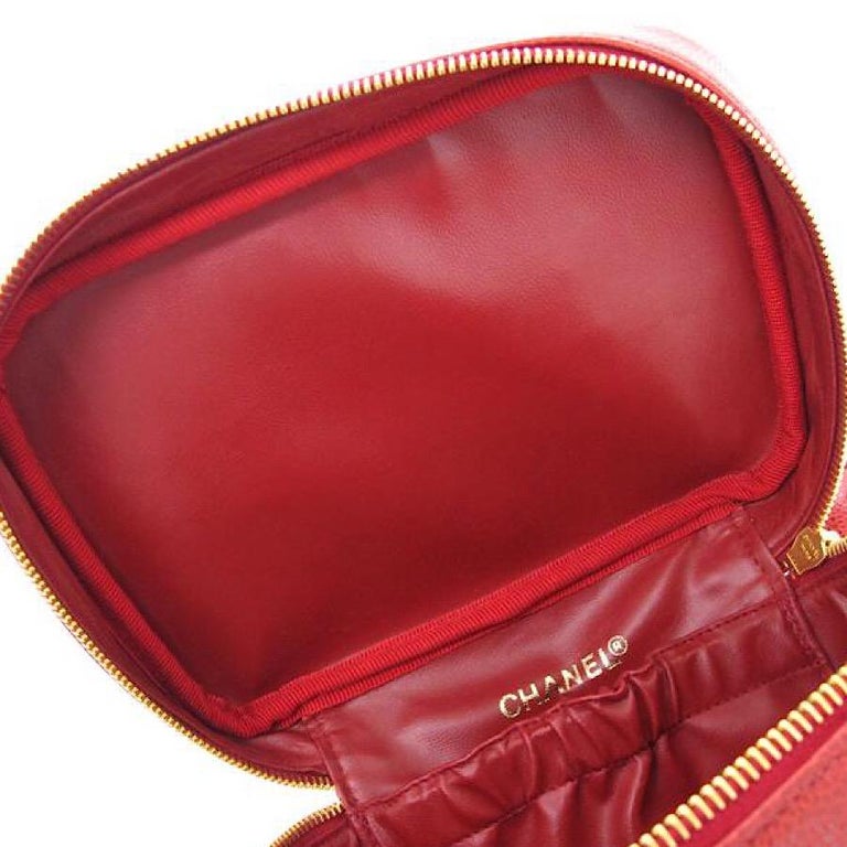 Vintage CHANEL lipstick red caviar cosmetic and toiletry pouch. Classic purse. For Sale 6