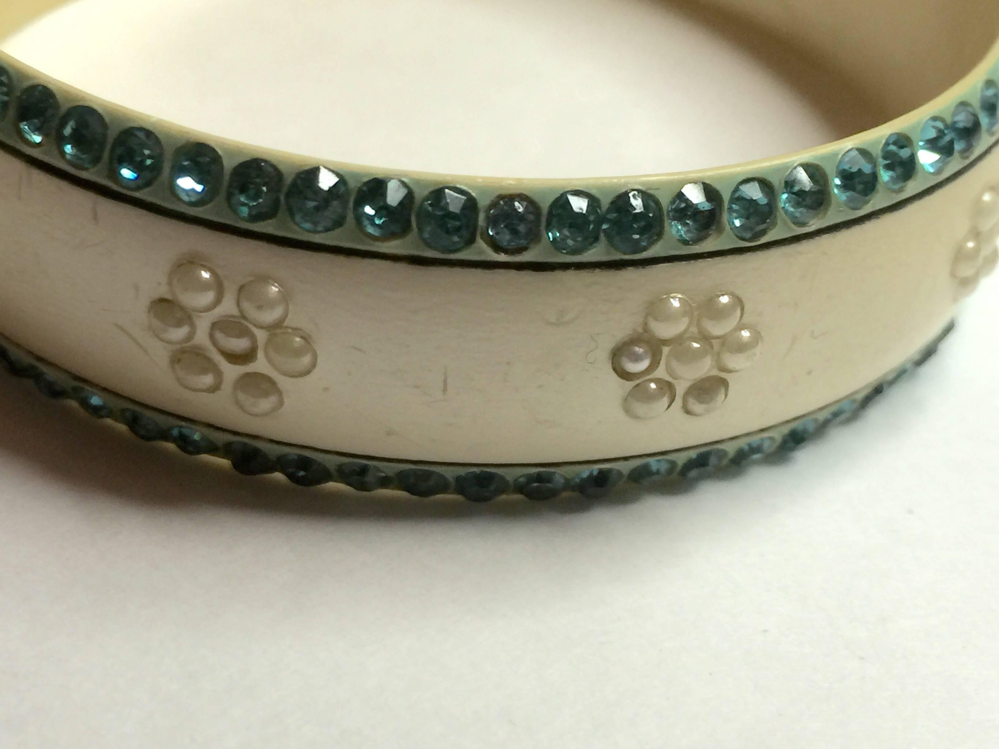 Art Deco Dazzling 1920s Celluloid and Rhinestone Pearlized Sparkle Bangle Bracelet For Sale