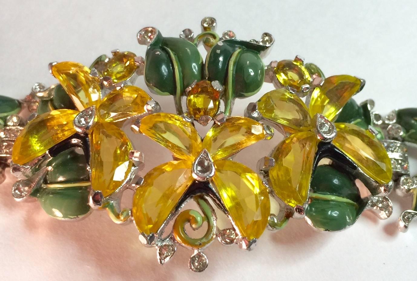 1940s Rare TRIFARI Demilune Parure Enameled Bracelet Drop Pin and Clip Earrings In Excellent Condition For Sale In Palm Springs, CA