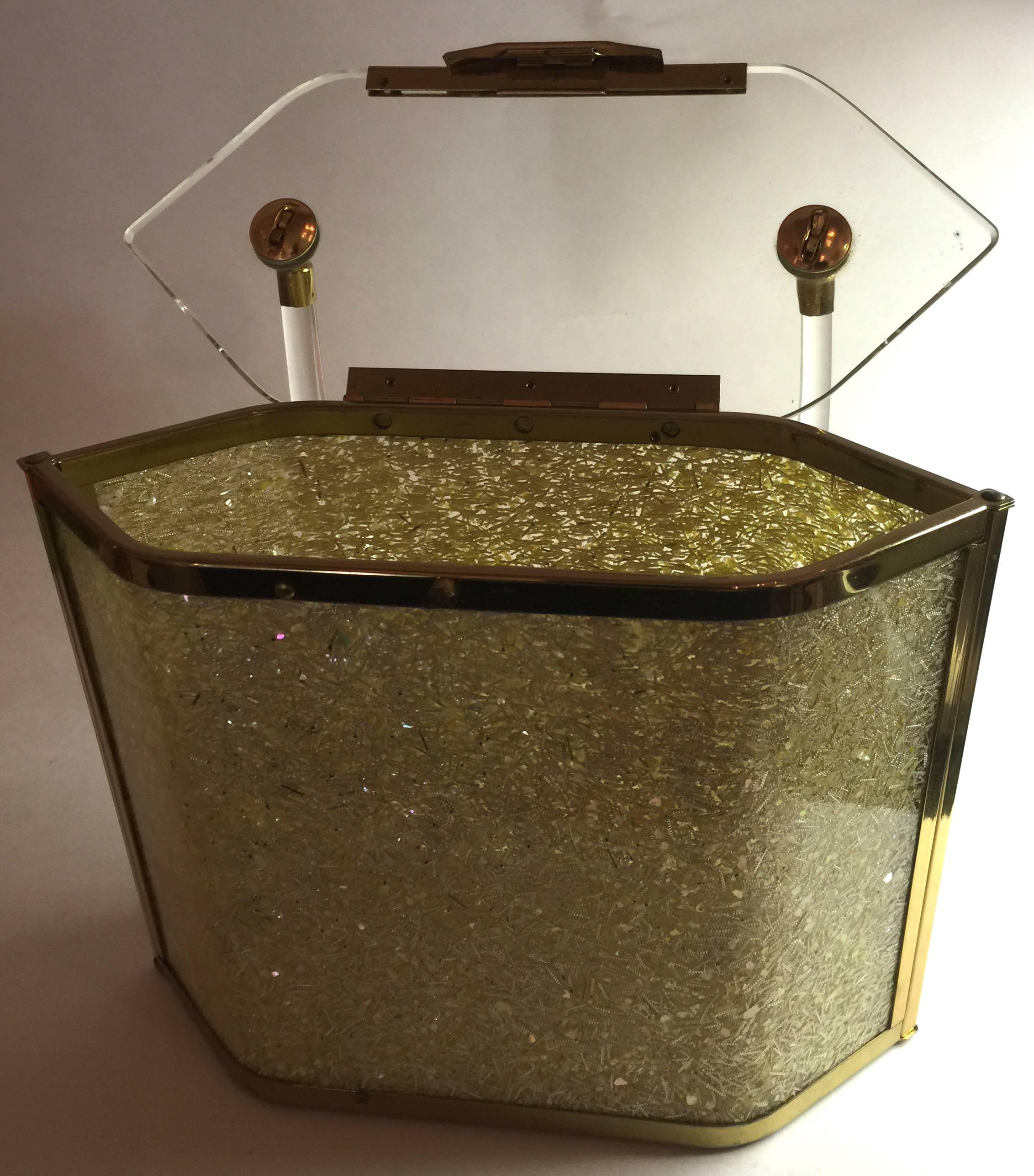1950s MAJESTIC Acrylic and Confetti Lucite Hardbody Plastic Purse In Excellent Condition In Palm Springs, CA