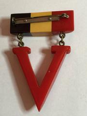 Rare 1930s Bakelite V for Victory Brooch Pin