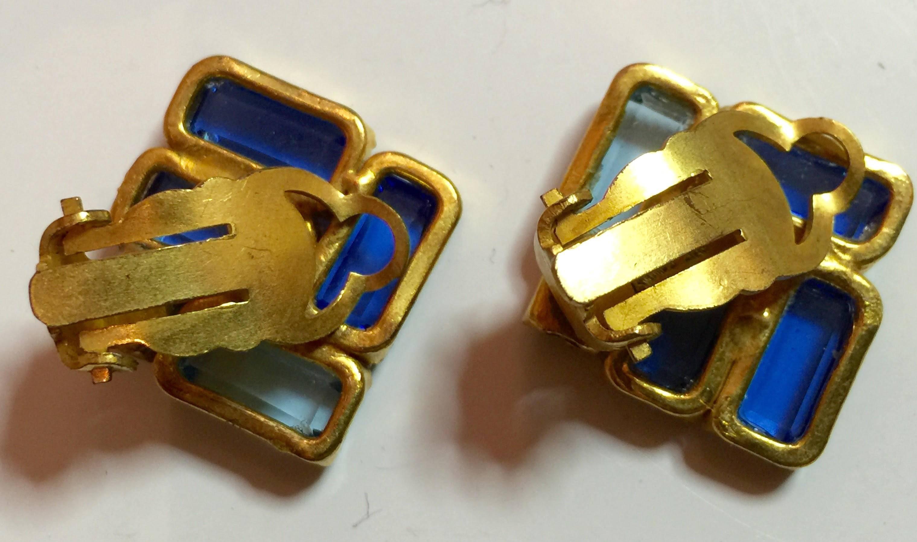 1970S William deLillo Gorgeous Azure Blue Clip Geometric Earrings In Excellent Condition In Palm Springs, CA