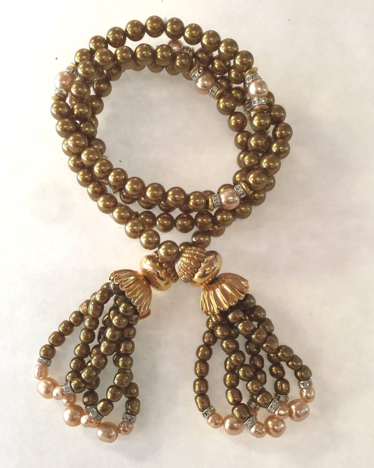 Long Lovely Lariat Necklace by William deLillo Goldtone Pearl Rondelle Tassels In Excellent Condition In Palm Springs, CA