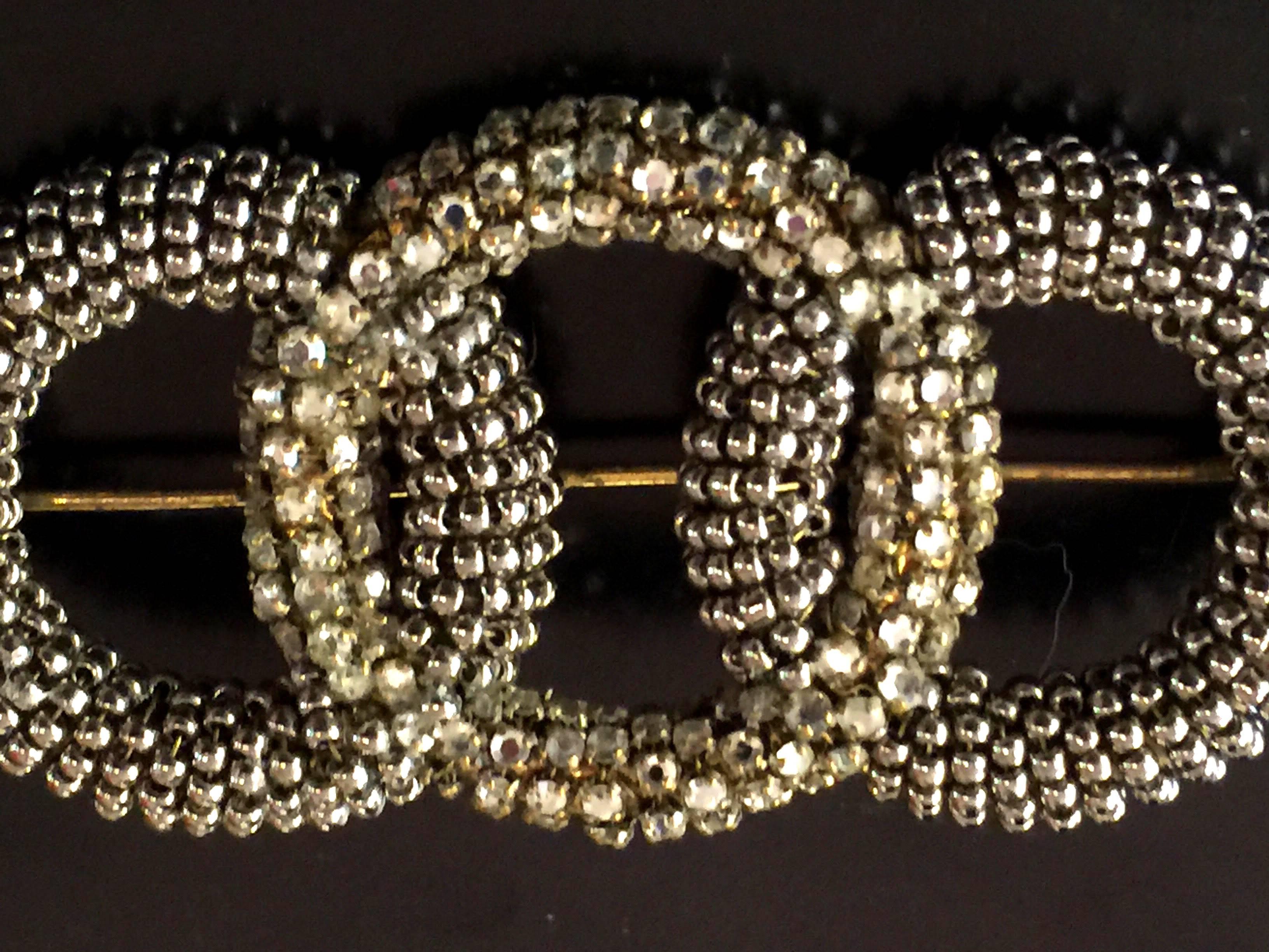 MIRIAM HASKELL Baroque Pearl 3 Interlocking Circles Geometric Pin/Brooch For Sale 1