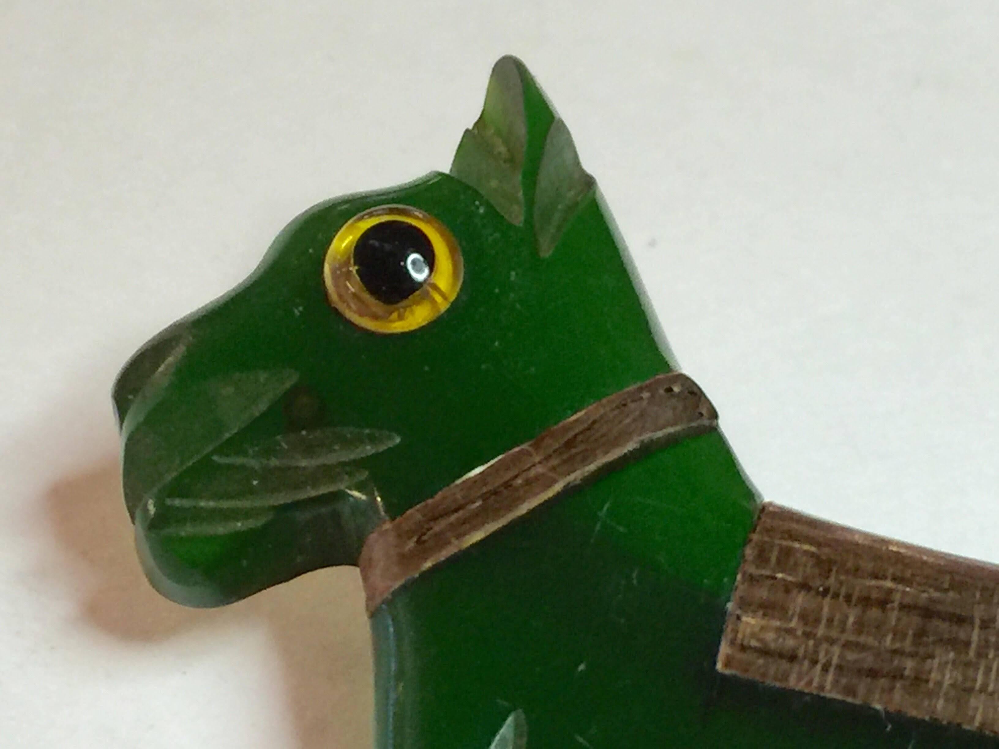 1930s GREEN Bakelite and Laminated Wood Terrier Dog Pin Brooch In Excellent Condition For Sale In Palm Springs, CA