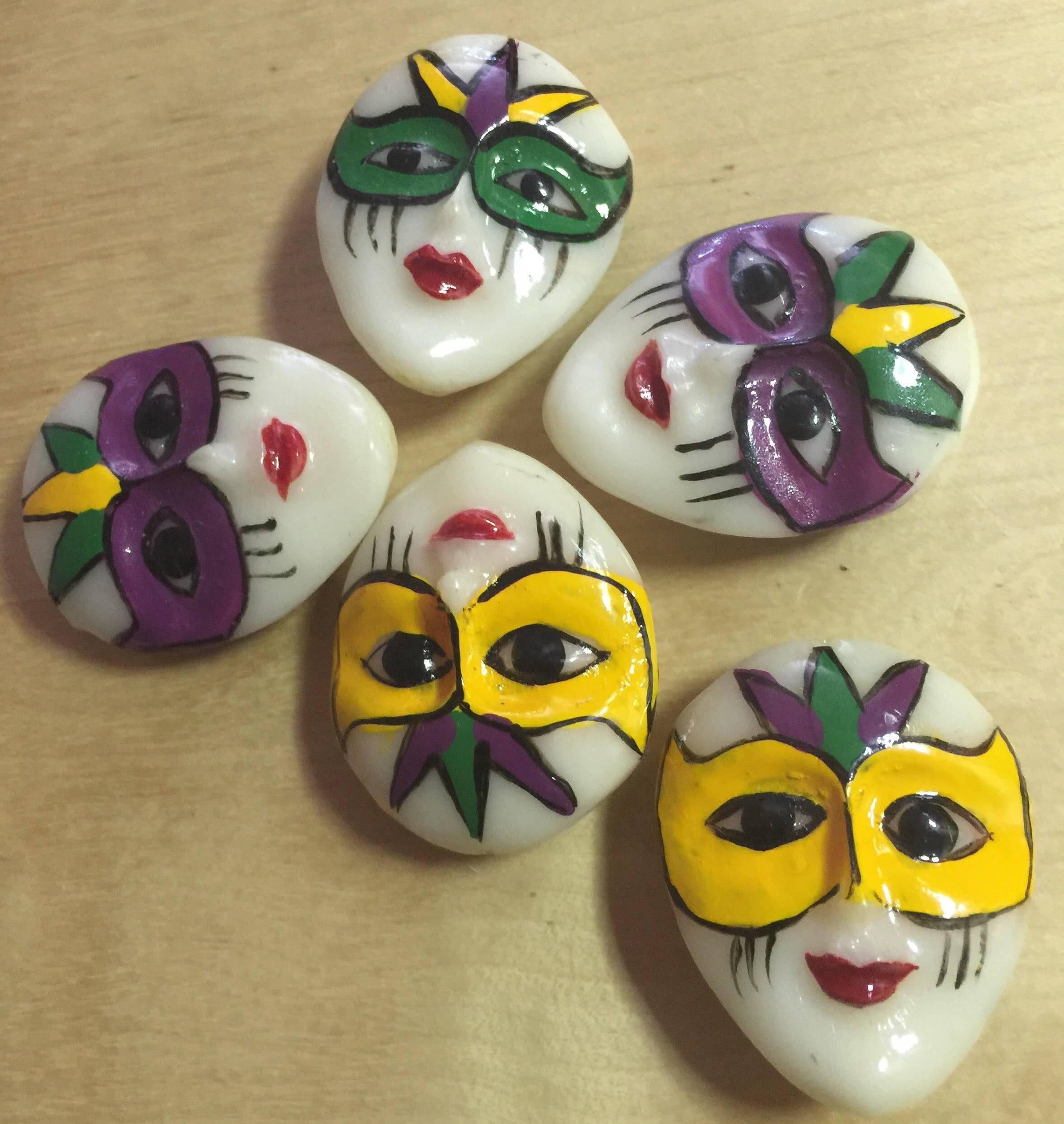 Set of Five (5) Celluloid Coat Buttons 3-D Pierrot Face French In Excellent Condition For Sale In Palm Springs, CA
