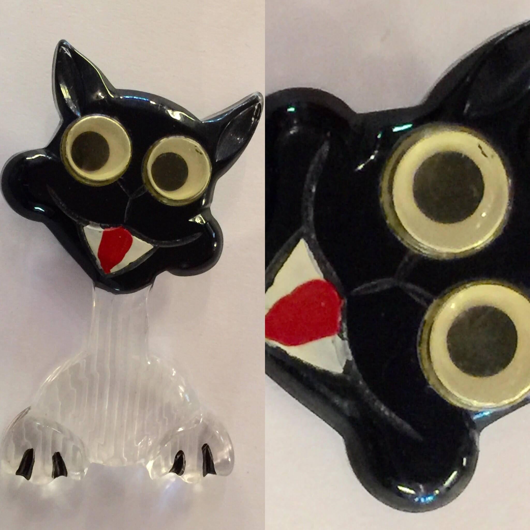 1940s Acrylic LUCITE Googly Eyed Cat Pin Brooch For Sale 1