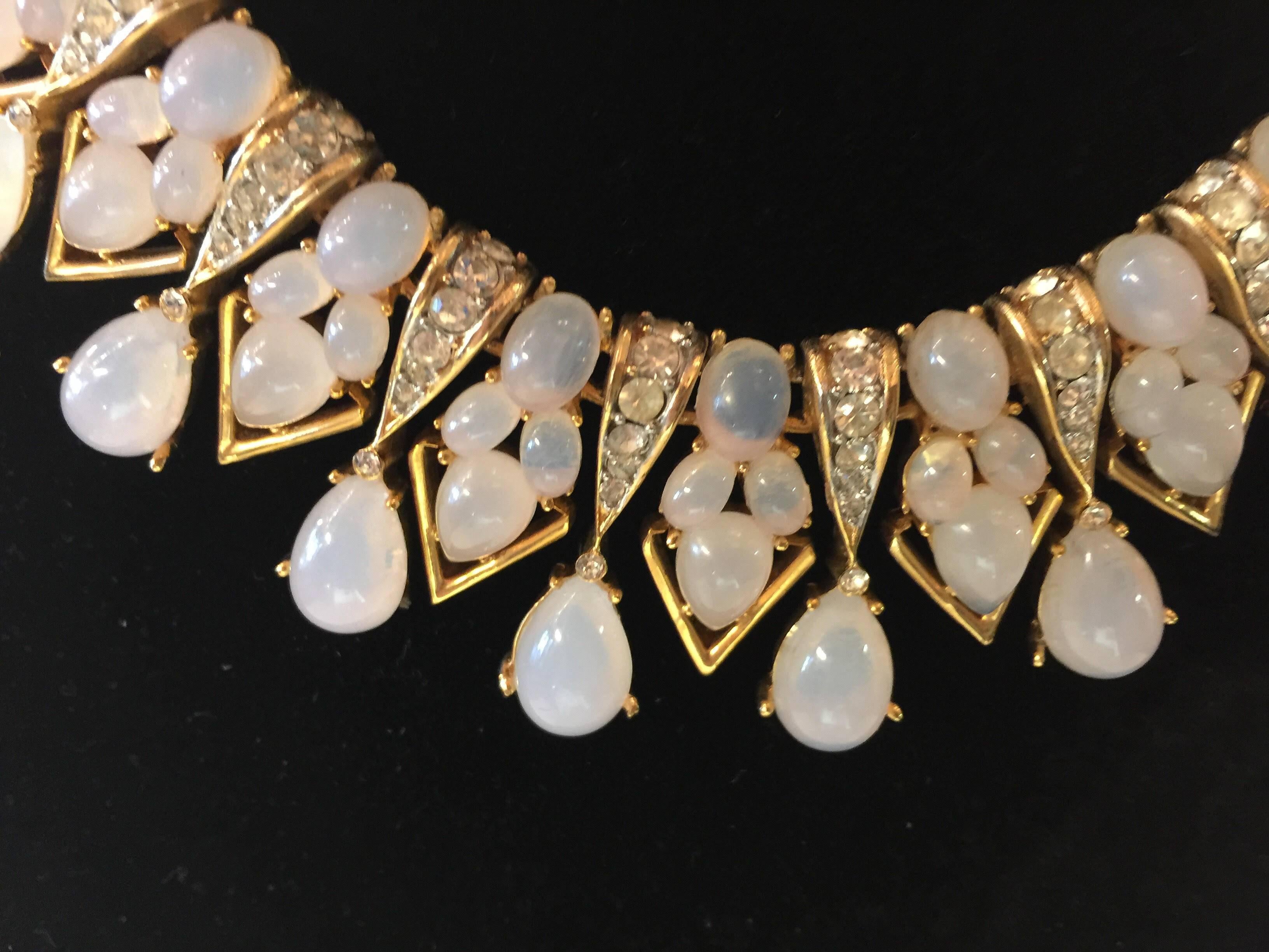 TRIFARI 1960s Faux Moonstone and Diamante Statement Necklace In Excellent Condition For Sale In Palm Springs, CA