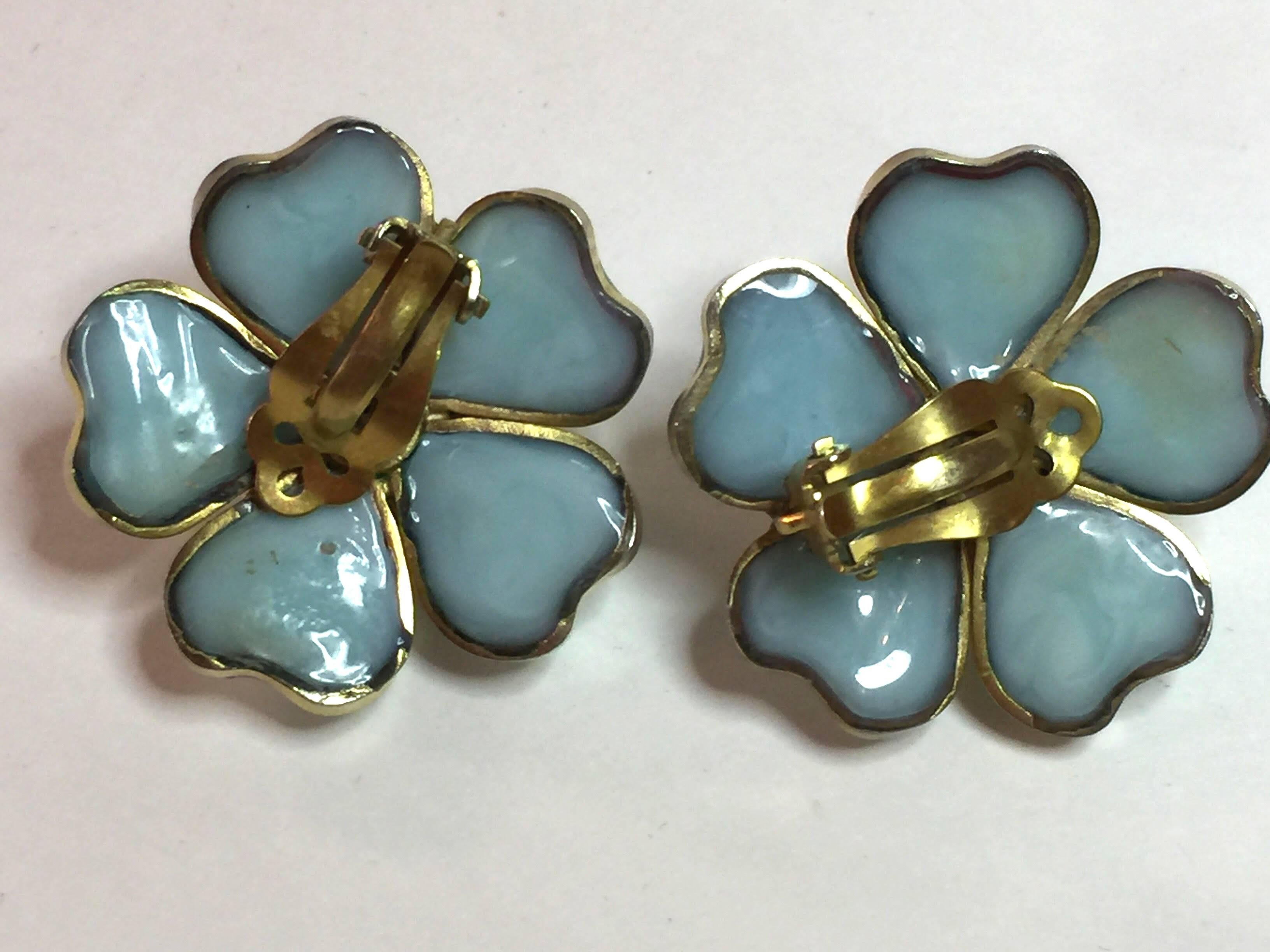 Women's 1960s Gripoix French Pale Blue Poured Glass Clip On Earrings For Sale
