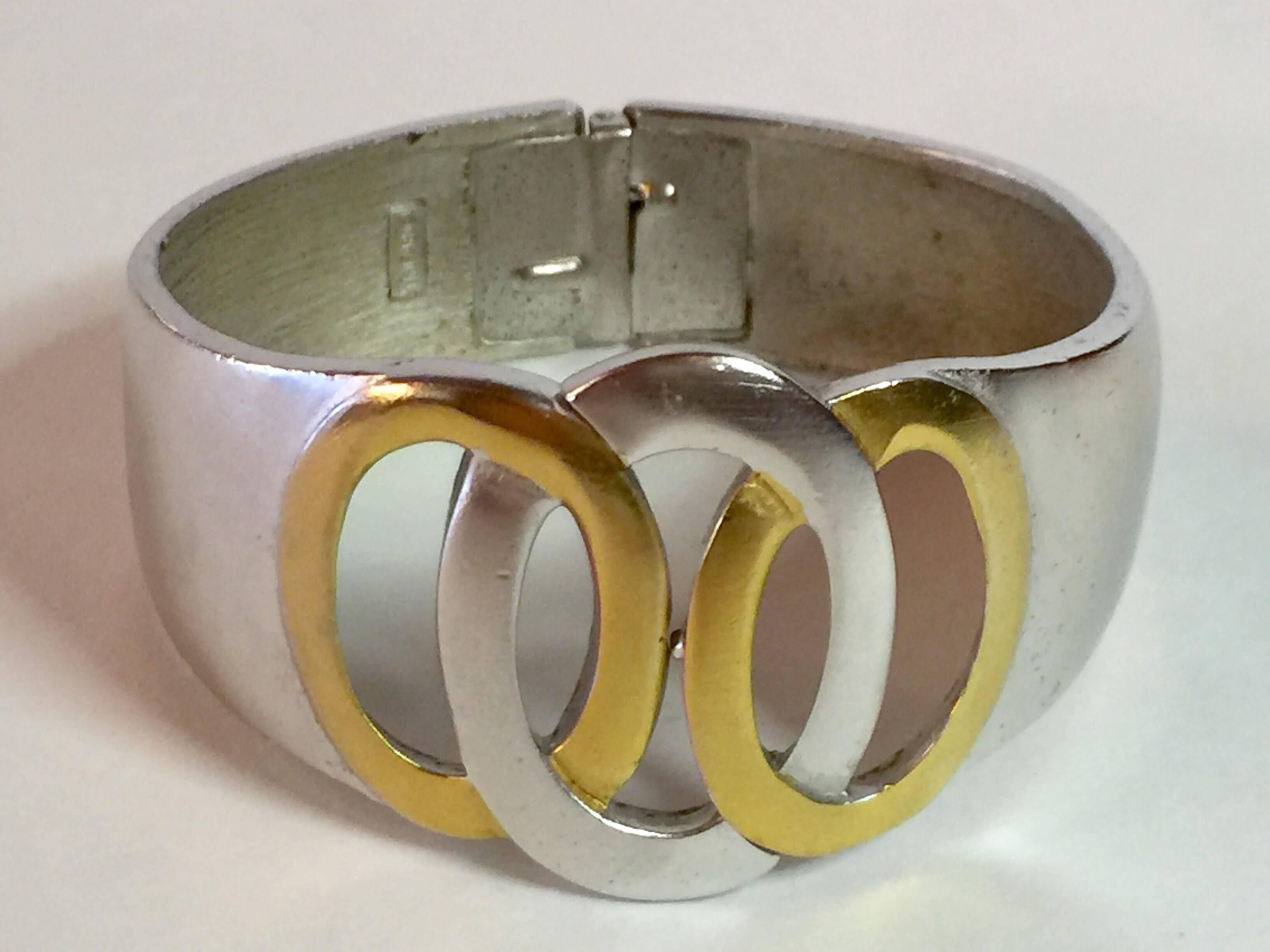Kunio Matsumoto 1960s TRIFARI Mixed Metals Silver and Goldtone Hinged Bracelet In Excellent Condition For Sale In Palm Springs, CA
