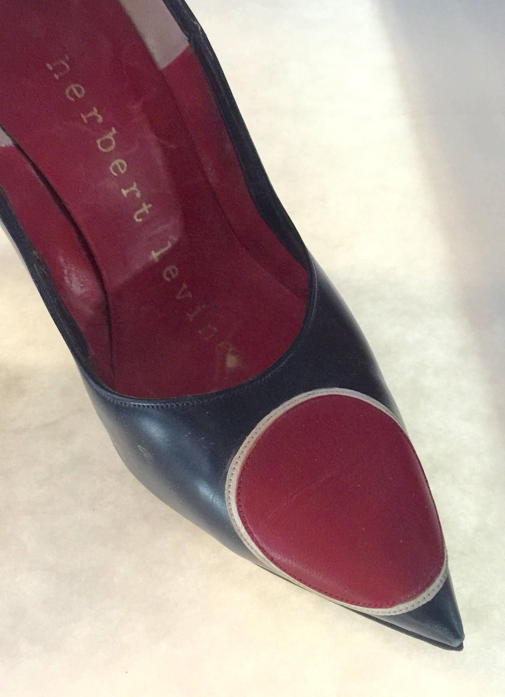 Women's Herbert Levine 1960's Black/Red Target Geometric Pointed Toe Stilettos Size 6 For Sale