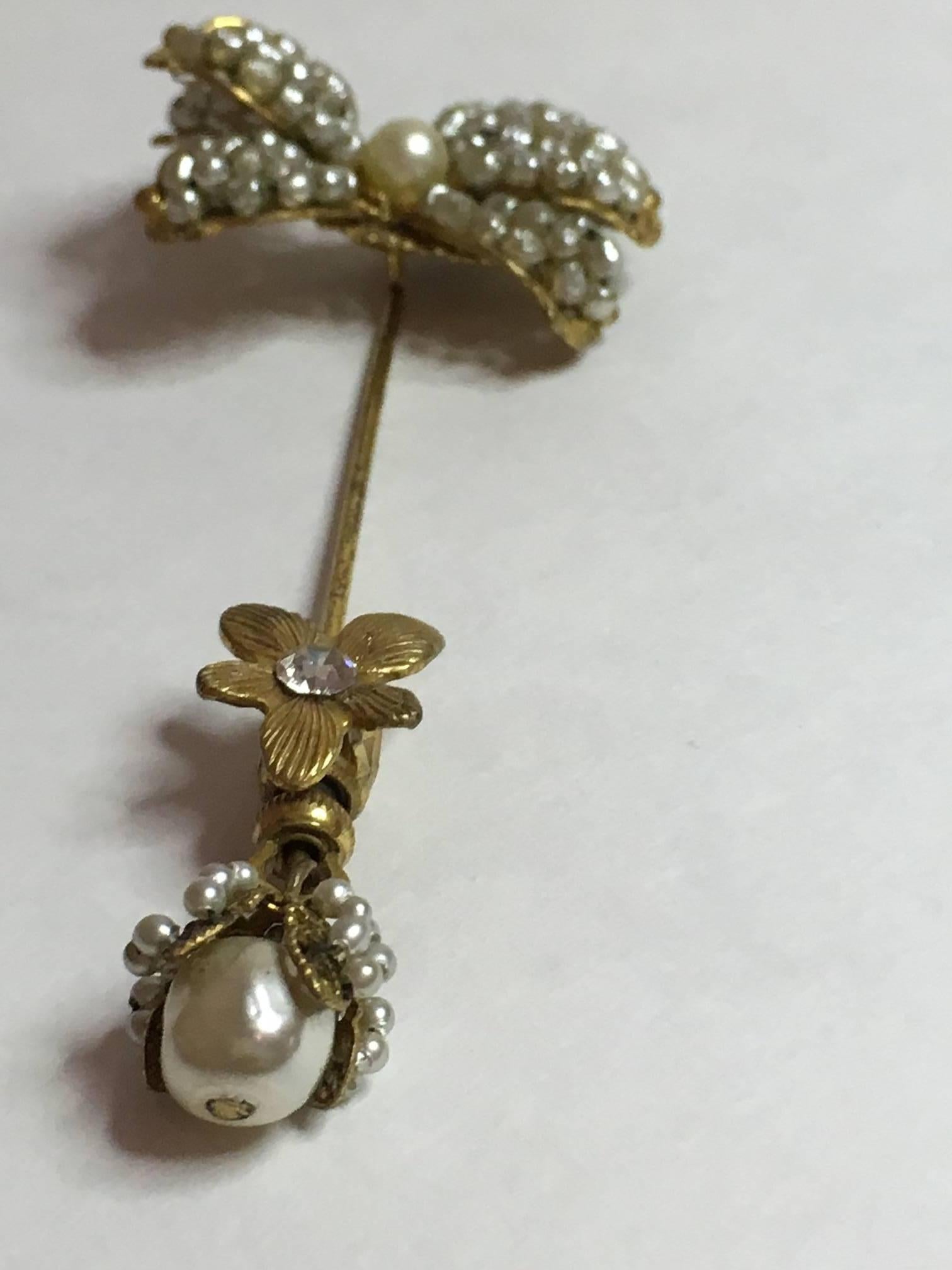 1950's MIRIAM HASKELL Baroque Seed Pearl and Montee Rhinestone Stickpin In Excellent Condition For Sale In Palm Springs, CA