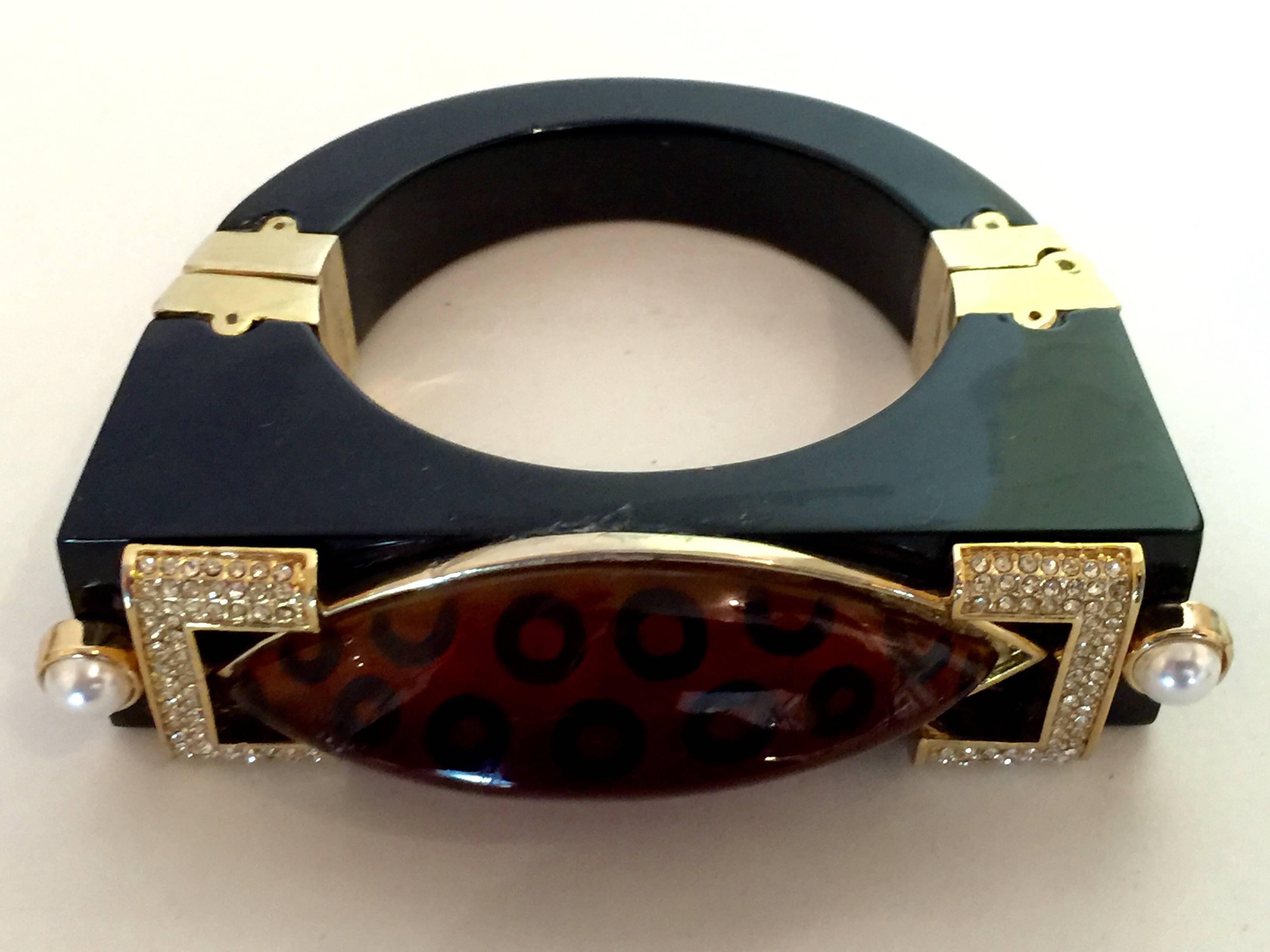 21st Century Unsigned Betsey Johnson Resin Leopard Stone Cabochon Hinge Bracele For Sale 1
