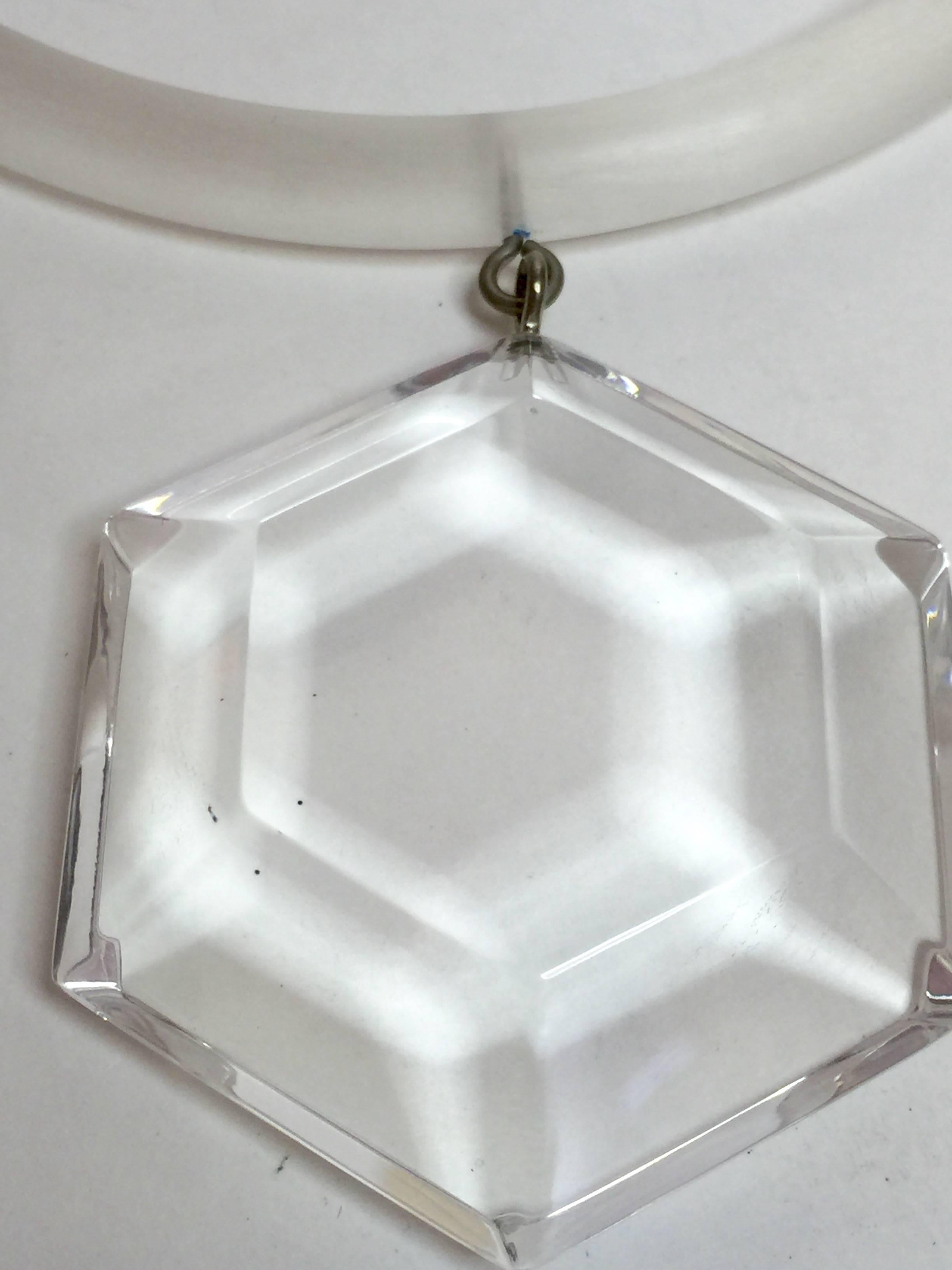 Late 1970s Judith Hendler Acri-Gems Clear/Frosted Acrylic Neck Ring and Pendant In Excellent Condition For Sale In Palm Springs, CA