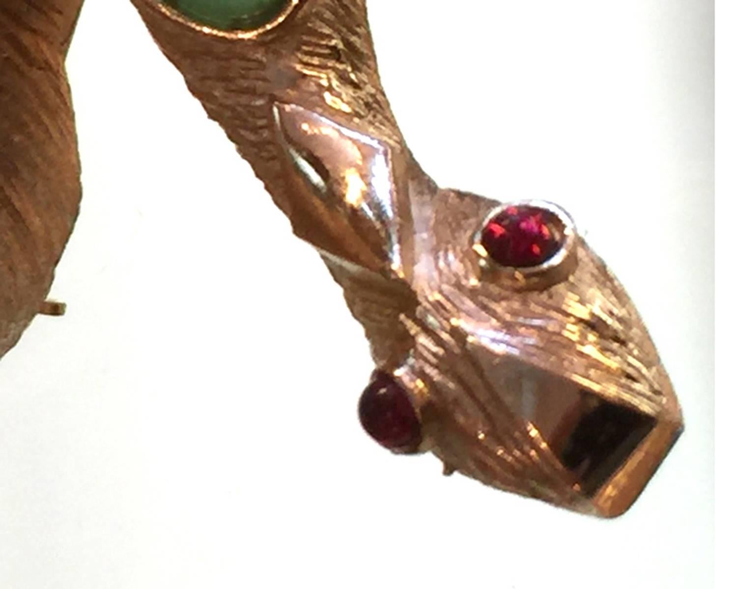 1960s Brushed Gold and Faux Emerald and Ruby Coiled Snake Brooch Pin In Excellent Condition In Palm Springs, CA