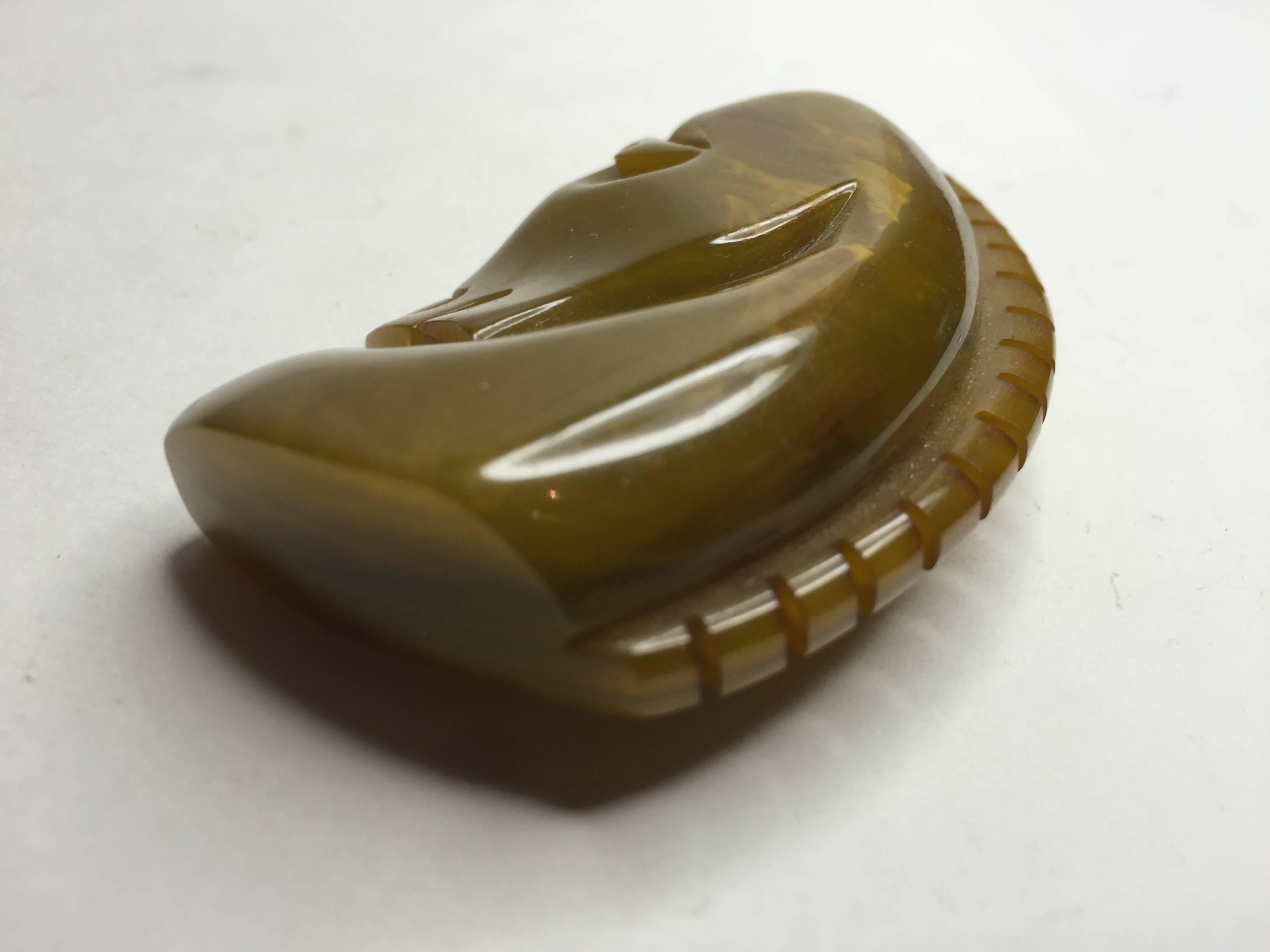 1930s Bakelite Stylized Horse Head  Pin Brooch  In Excellent Condition For Sale In Palm Springs, CA