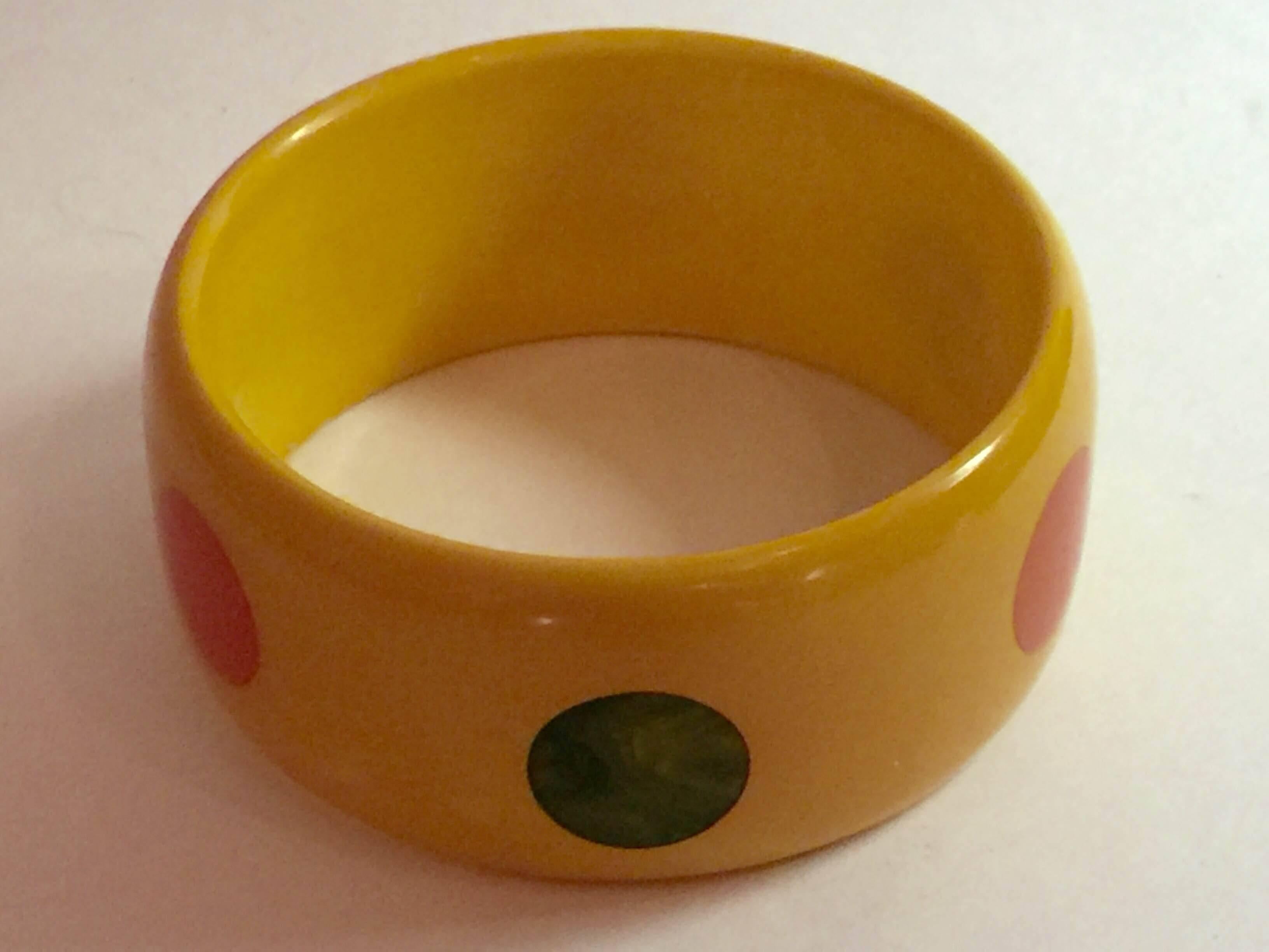 1930s Bakelite Multi Color Polka Dot Bangle Bracelet Flat Wall In Excellent Condition For Sale In Palm Springs, CA