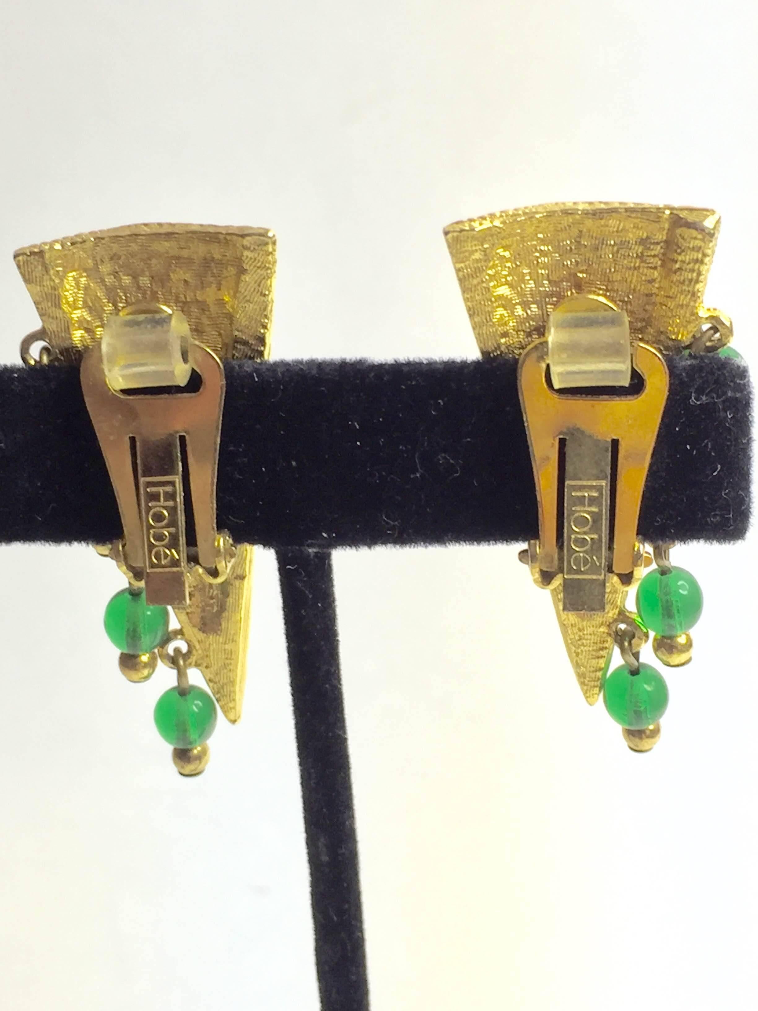 HOBE Elongated Triangular Earrings with Faux Emerald Inlay and Drop Beadwork In Excellent Condition For Sale In Palm Springs, CA