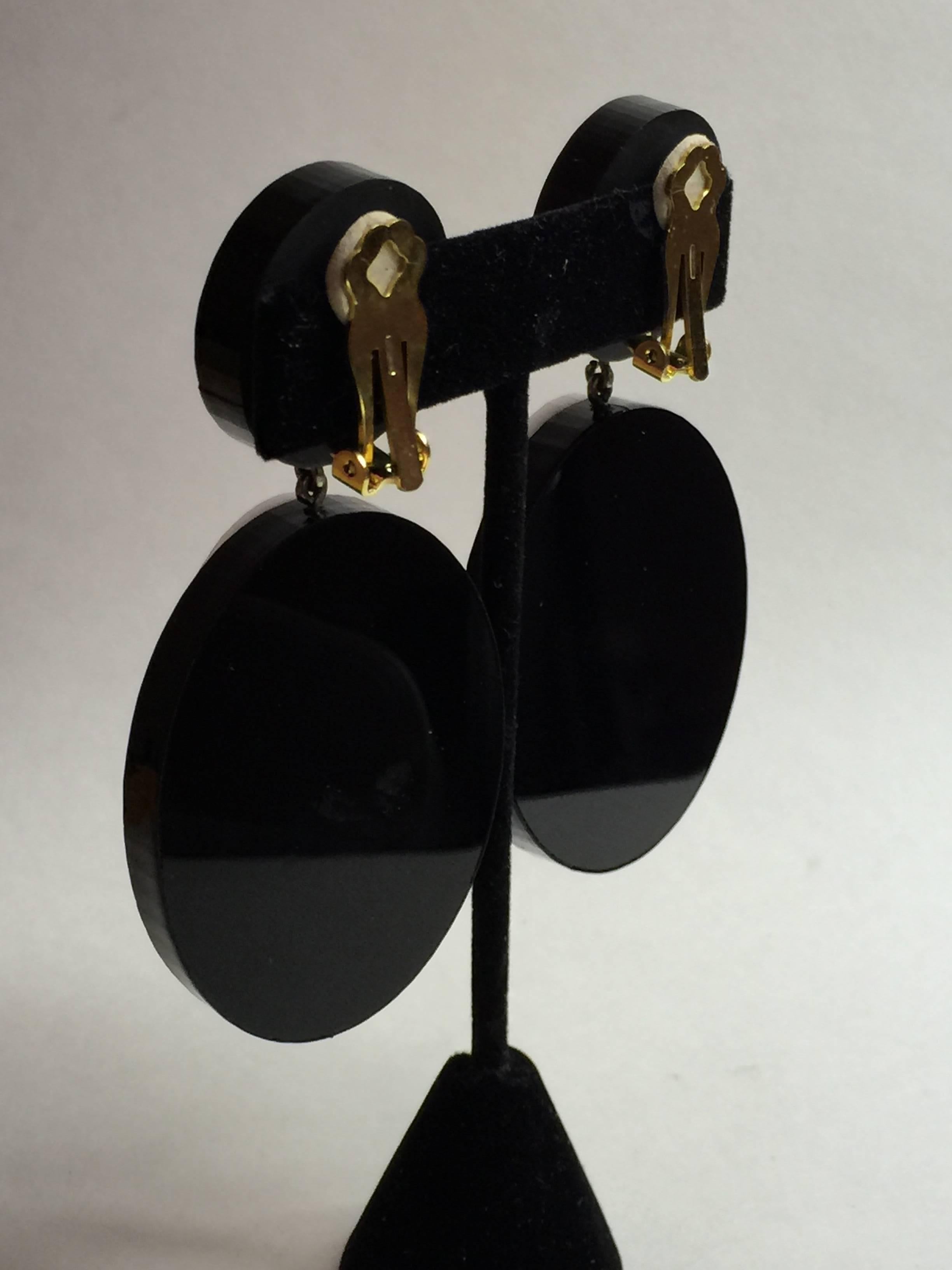 Vintage Master of Acrylic jewelry JUDITH HENDLER has produced very little new jewelry since her heydey as the nation's top designer of glamorous space age acrylic LUCITE jewelry in the 1980's. There have been several events, museum exhibitions, and