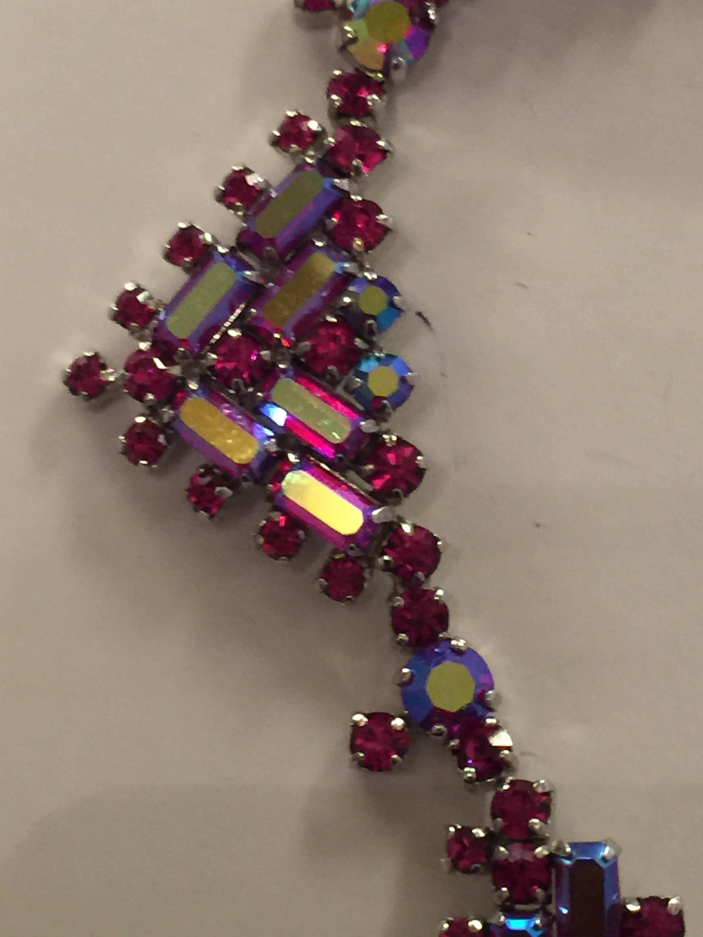 1960s SHERMAN Red Aurora Borealis Geometric Prong Rhinestone Necklace In Excellent Condition In Palm Springs, CA
