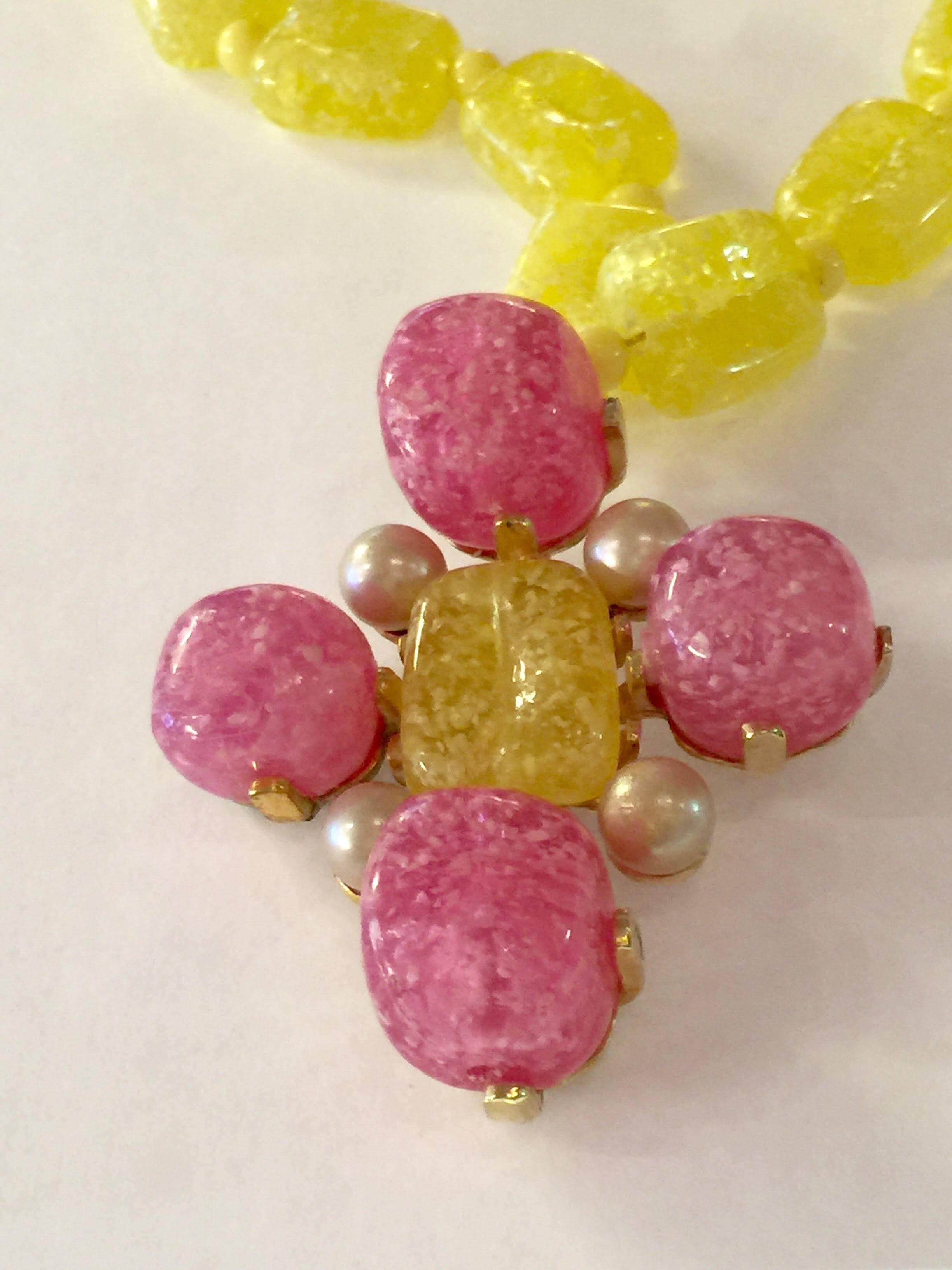  Vrba for Castlecliff Yellow and Pink Composite Resin Pendant Necklace  In Excellent Condition In Palm Springs, CA