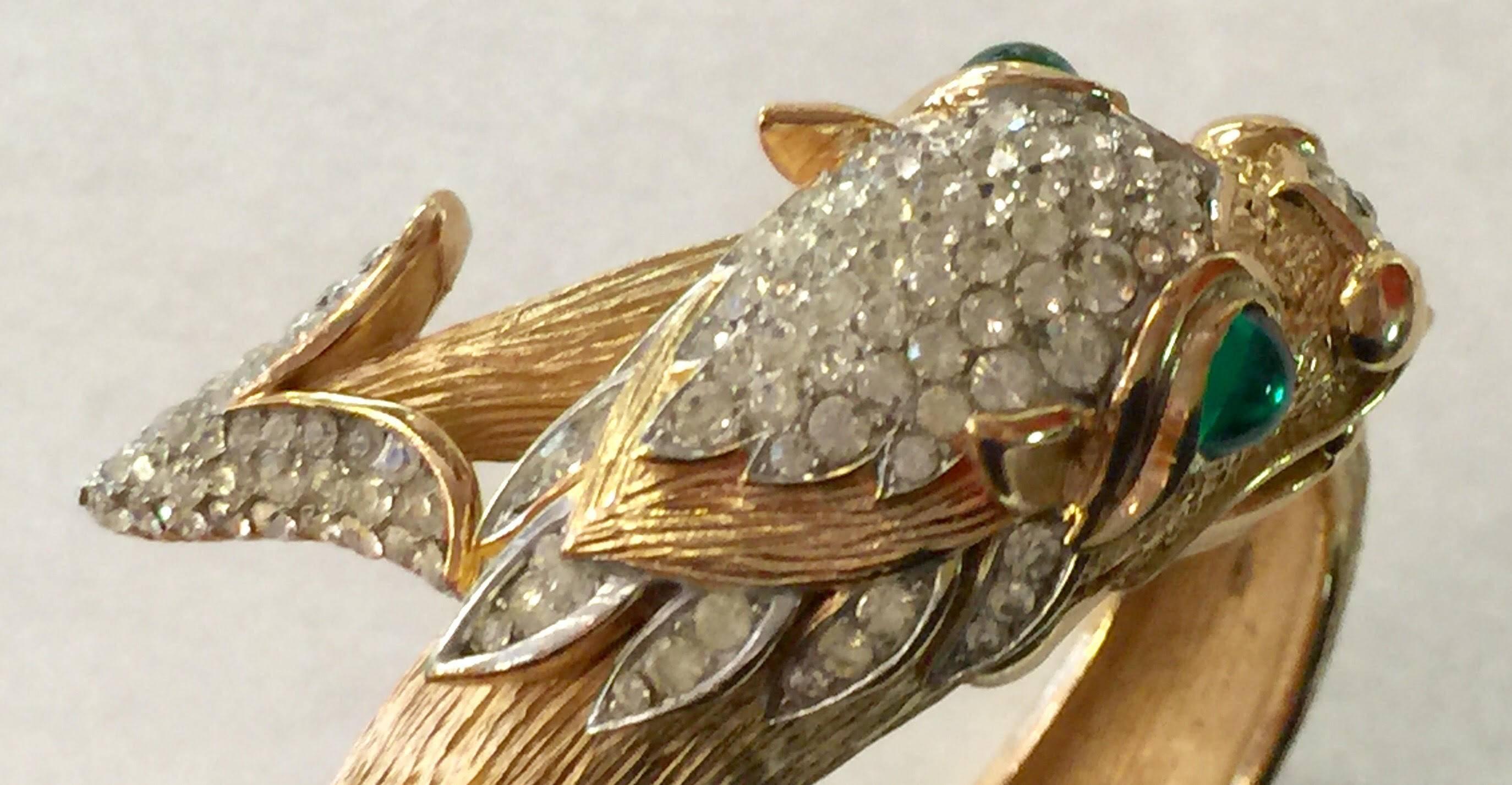 Trifari Matte Brushed Goldtone Diamante Green Cabochon Dragon Hinged Bracelet For Sale 2