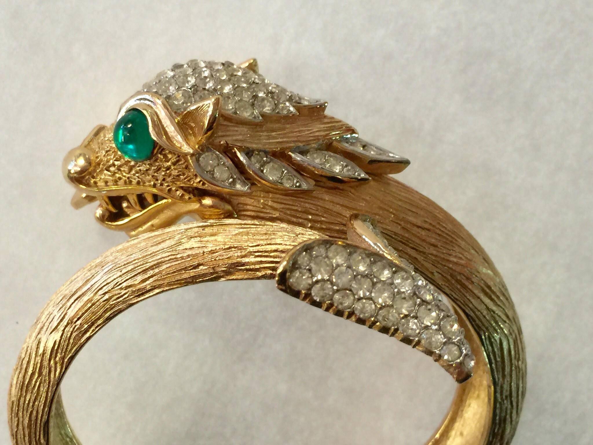 Trifari Matte Brushed Goldtone Diamante Green Cabochon Dragon Hinged Bracelet For Sale 3