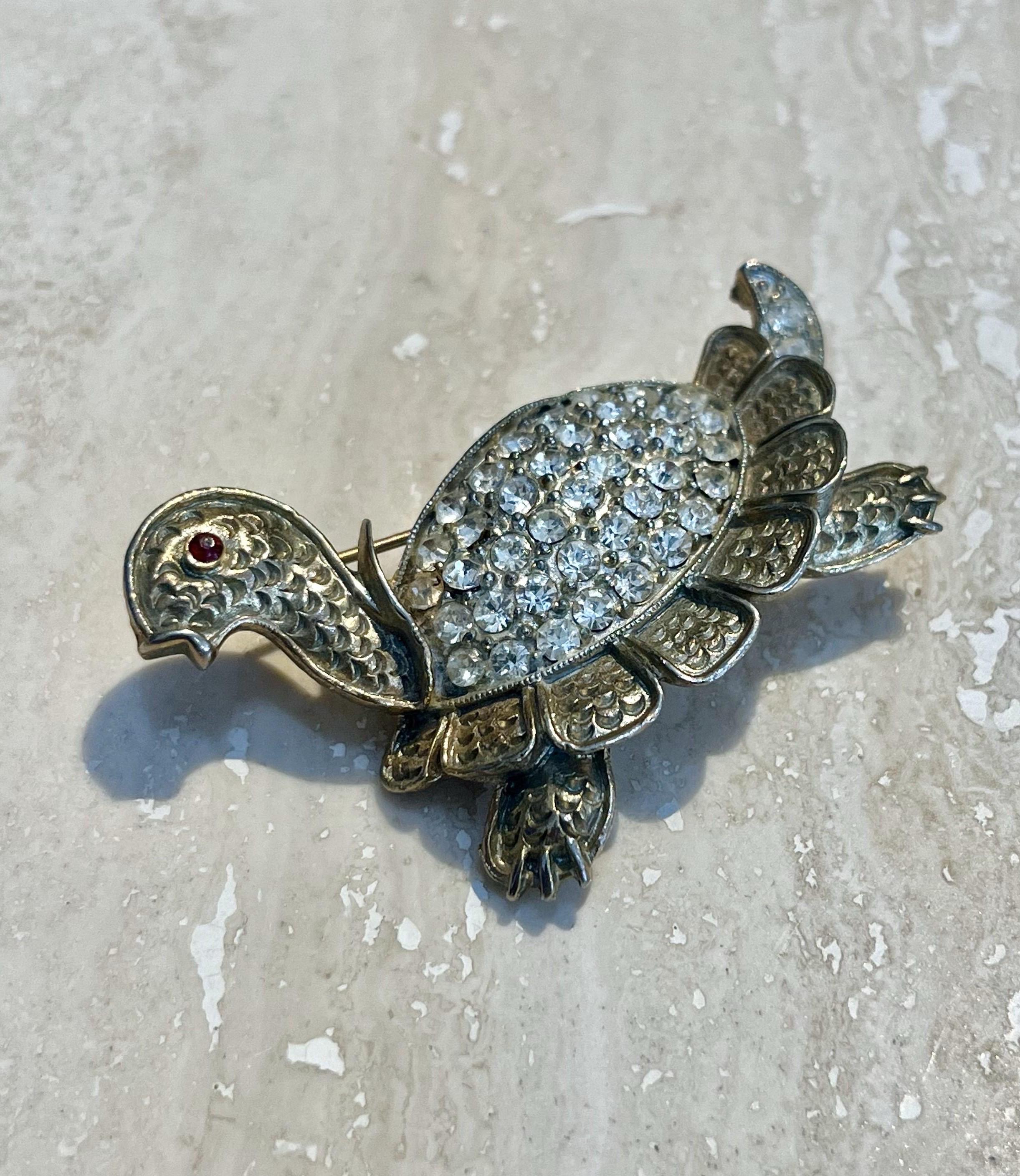 Women's or Men's Vintage Rhinestone Turtle Brooch For Sale