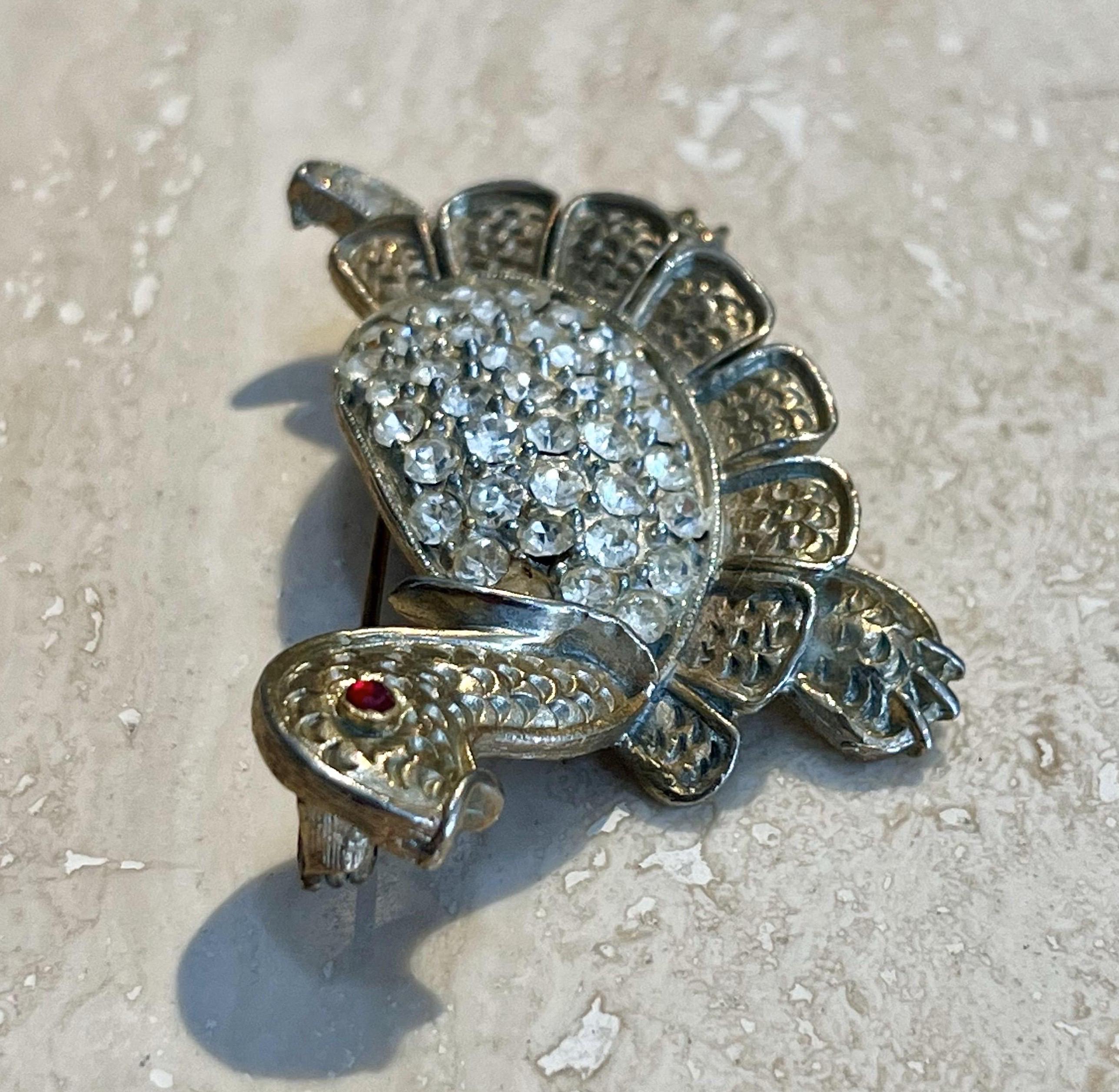 Vintage Rhinestone Turtle Brooch For Sale 1