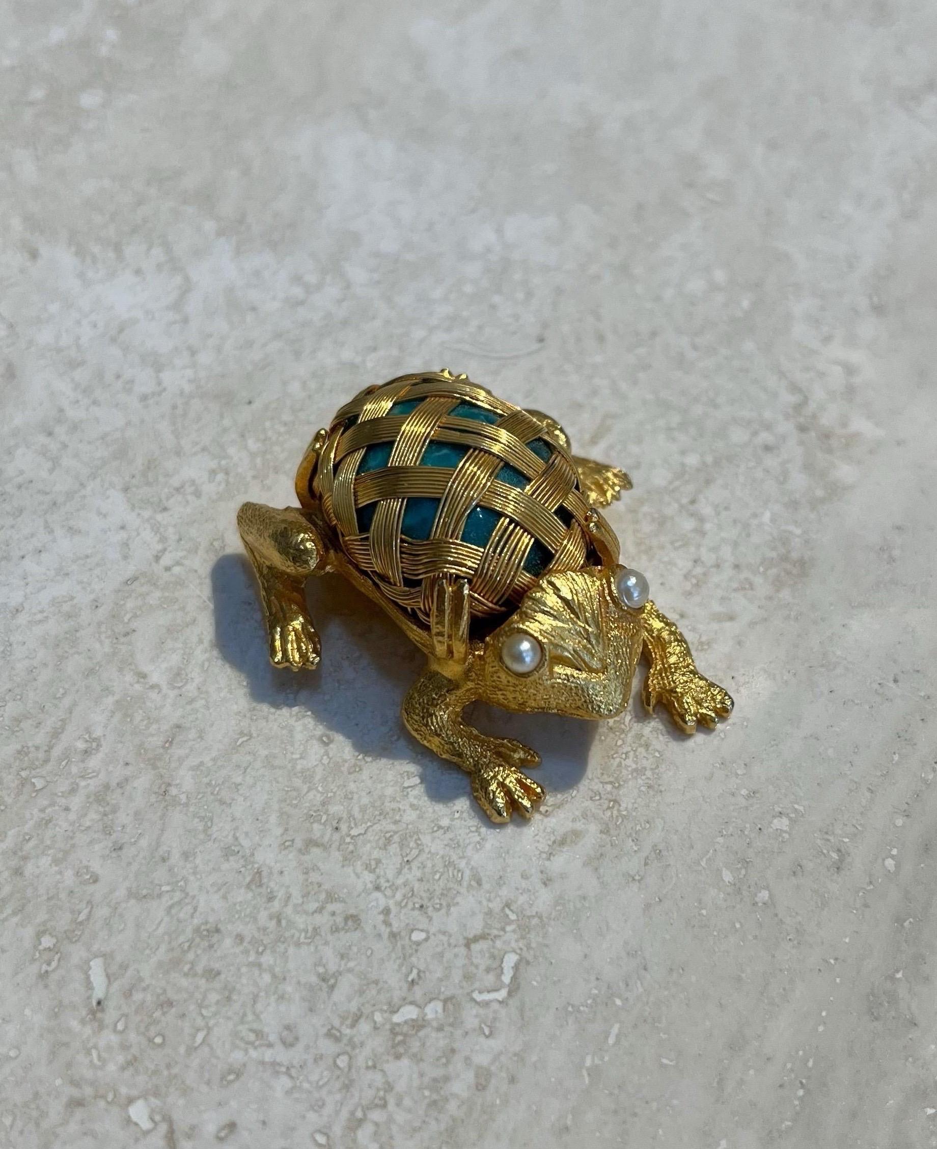 Cabochon Spilla Jewell d'epoca con filo metallico in vendita