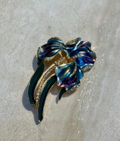Broche Iris Coro vintage en émail