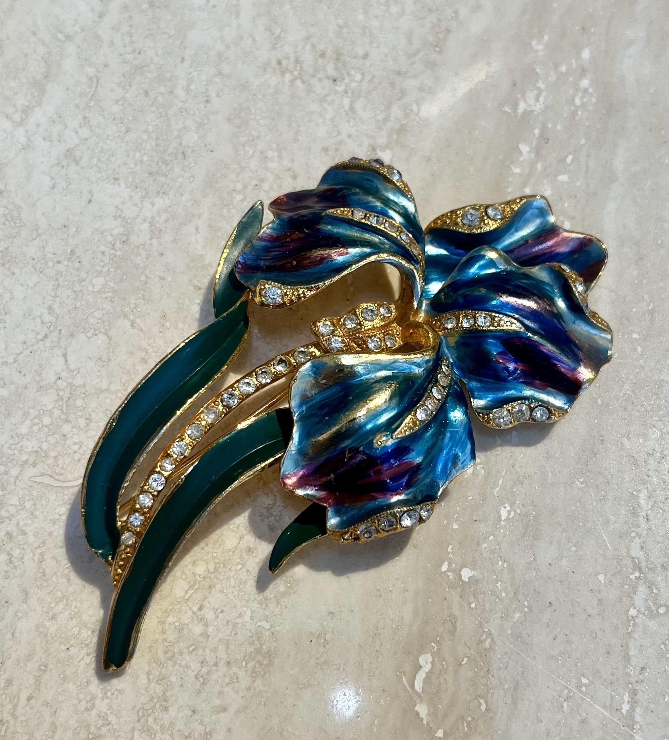 Vintage Coro Enamel Iris Brooch In Good Condition For Sale In Lake Worth Beach, FL