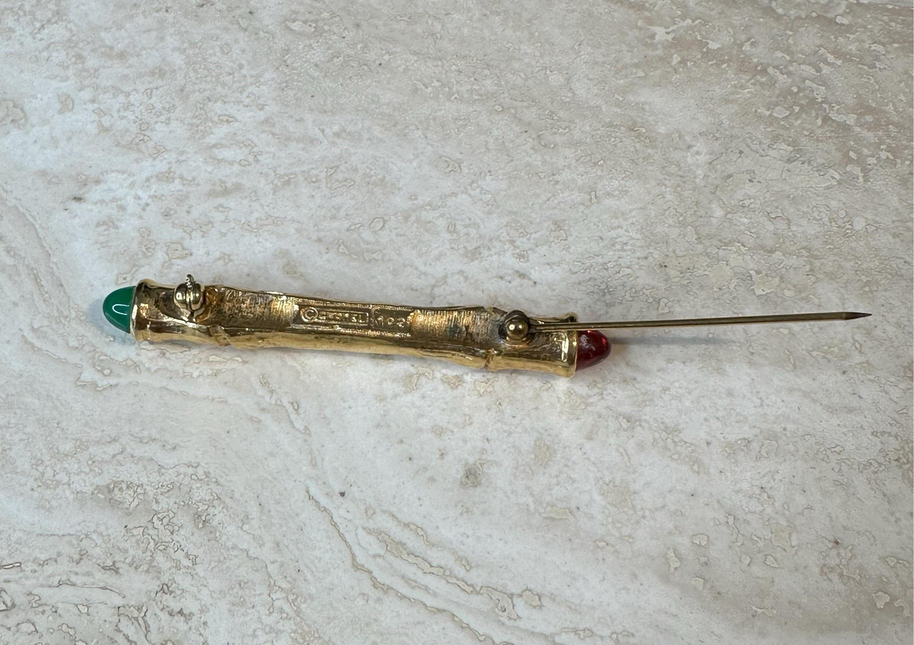 Alfiler de barra de oro Chanel vintage en venta 2