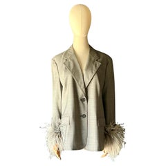 Blazer vintage di Prada con polsino in piuma